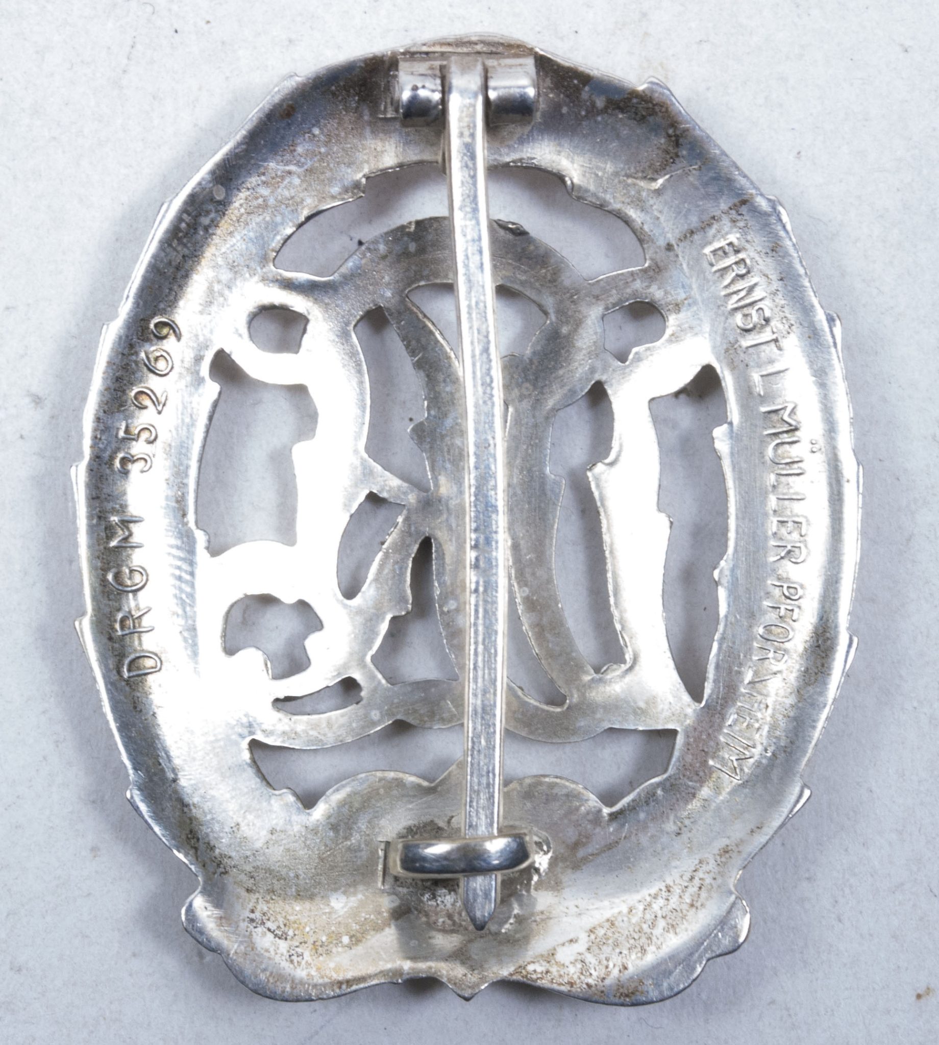 Deutsches Reichssportabzeichen (DRL) silber – (Maker Ernst L. Müller)