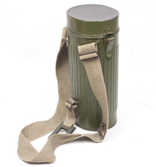 Dutch Army gasmask model H with canister and all extra parts (1940) - RARE