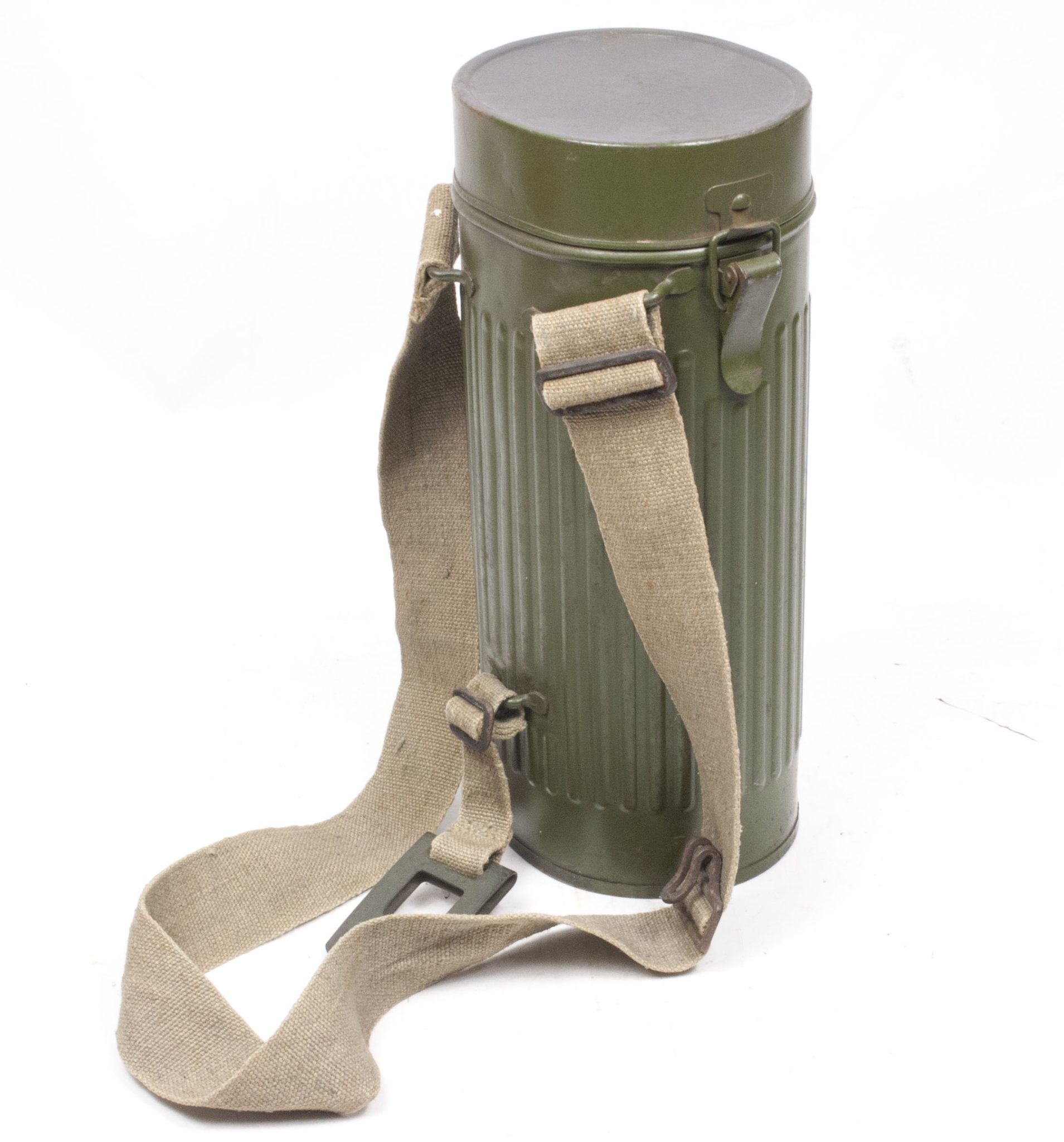 Dutch Army gasmask model H with canister and all extra parts (1941) – RARE