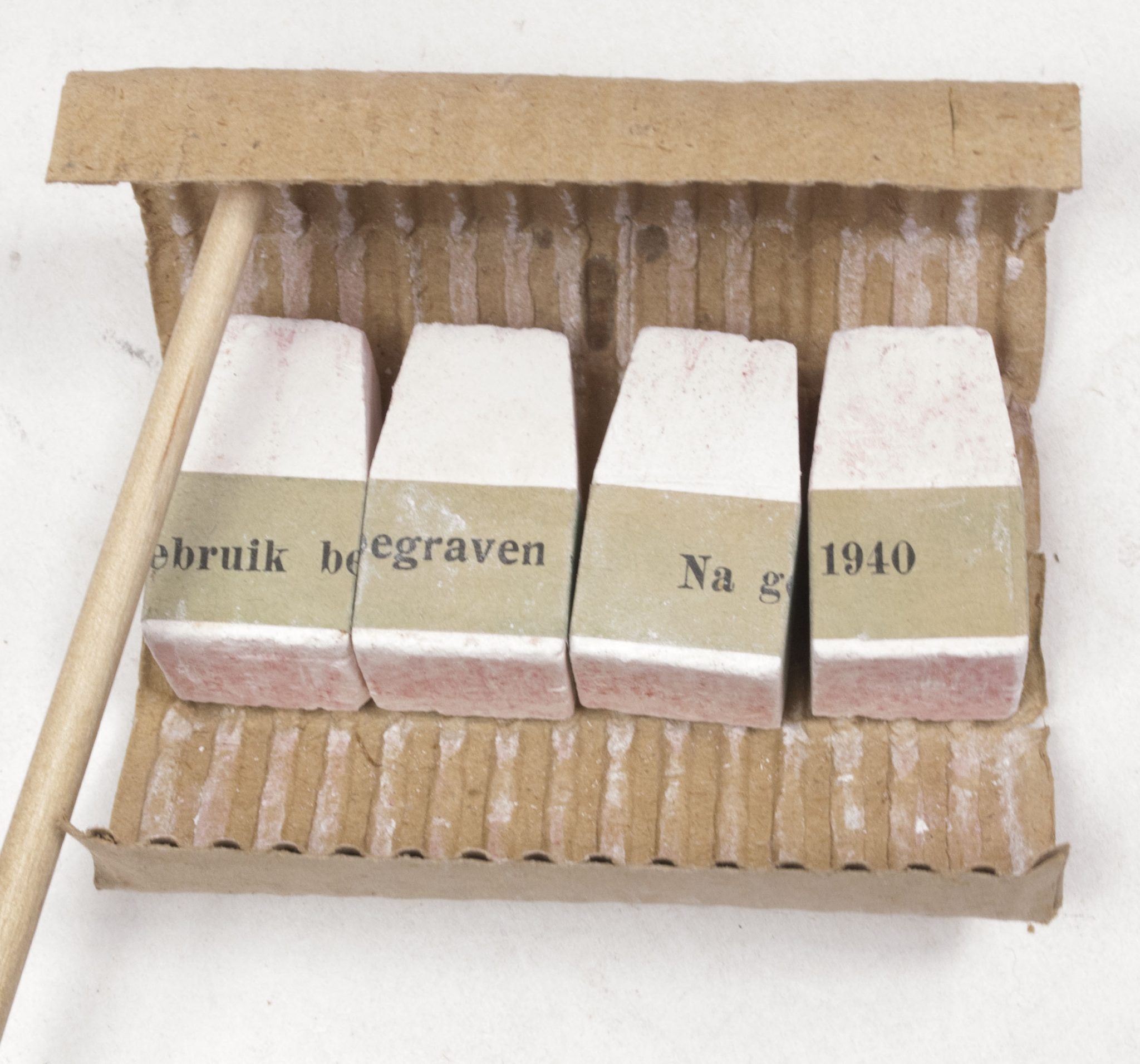 Dutch Army gasmask model H with canister and all extra parts (1940) - RARE - Image 31