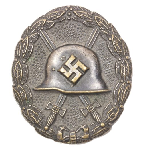 First pattern woundbadge in black