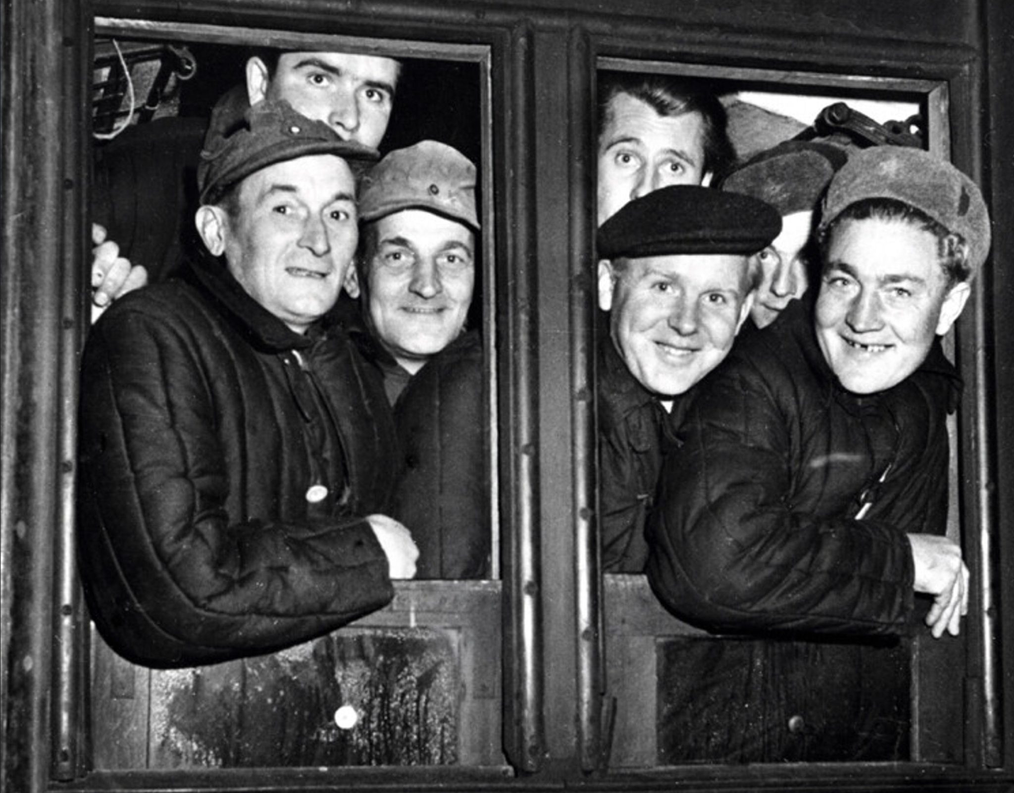 Russian prisonjacket "Telogreika" + trousers for German prisoners - Image 61