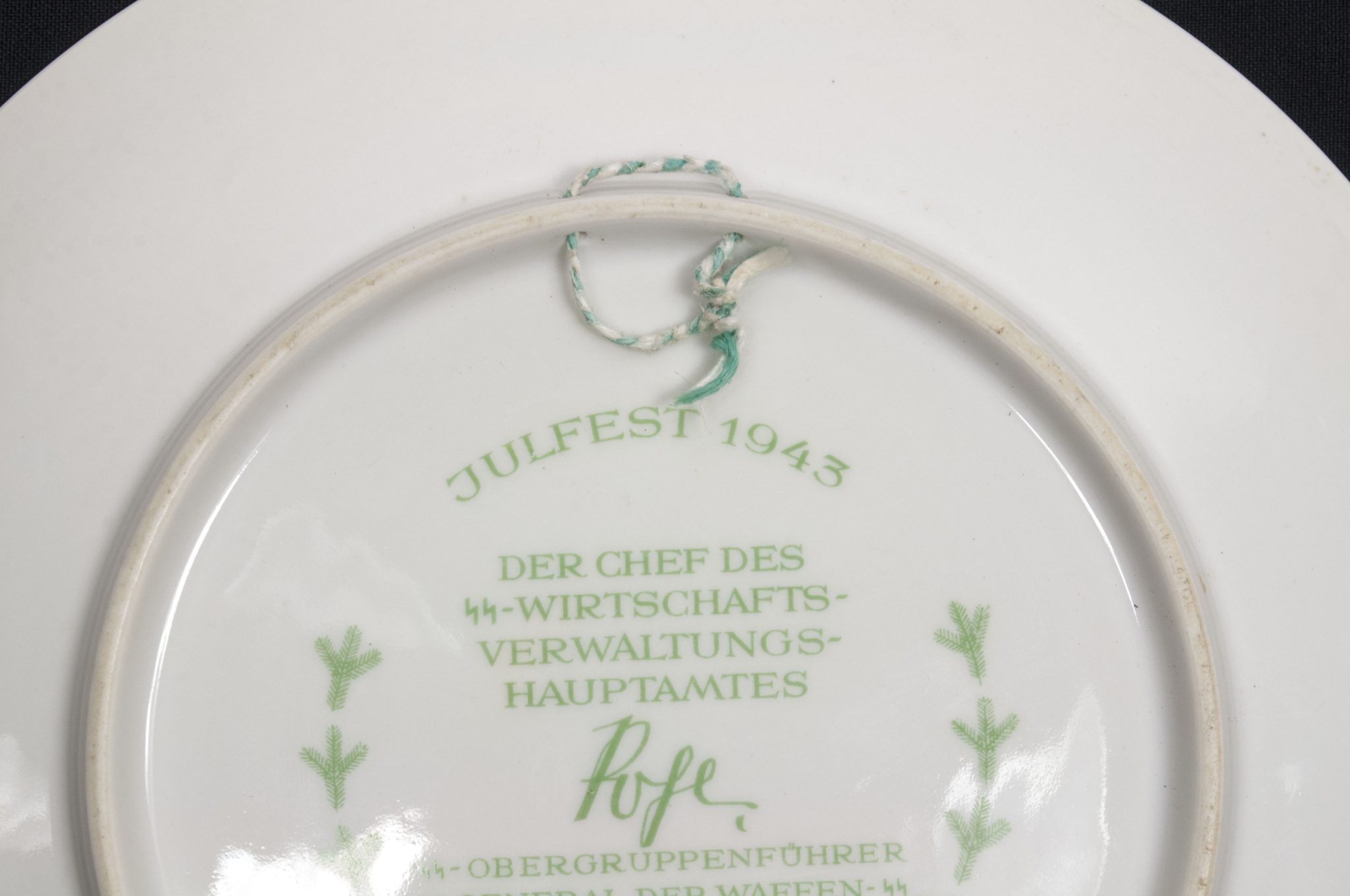SS Julgabe der Chef des SS-Wirtschaftsverwaltungshauptamtes - Julfest 1943 Allach Julteller