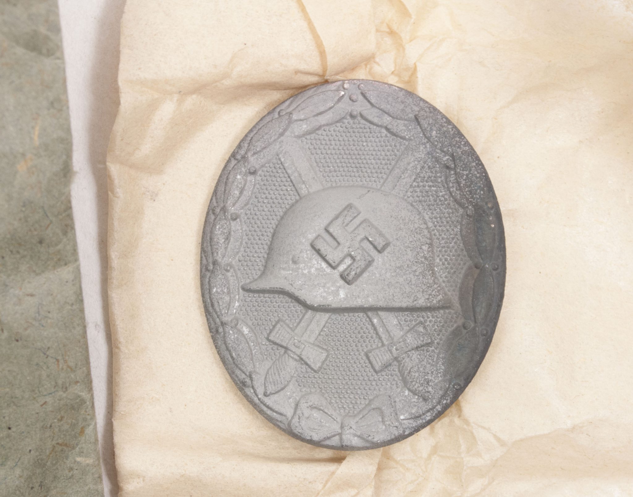 Verwundetenabzeichen Silber + Tüte (MM Steinhauer & Lück Lüdenscheid) - Unissued