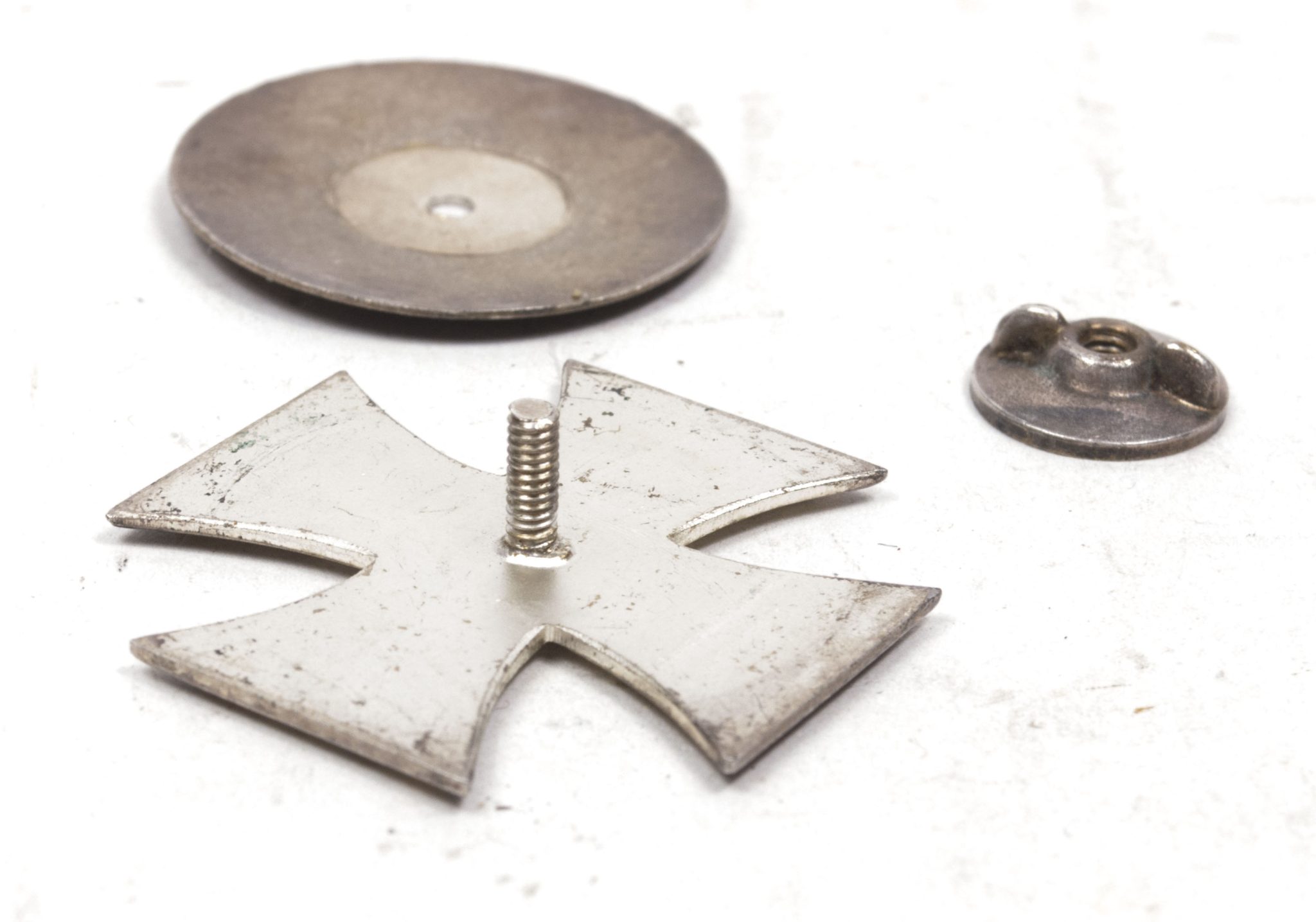 WWI Iron Cross first class (EK1) - One piece Schraubscheibe (Maker Otto Schickle)