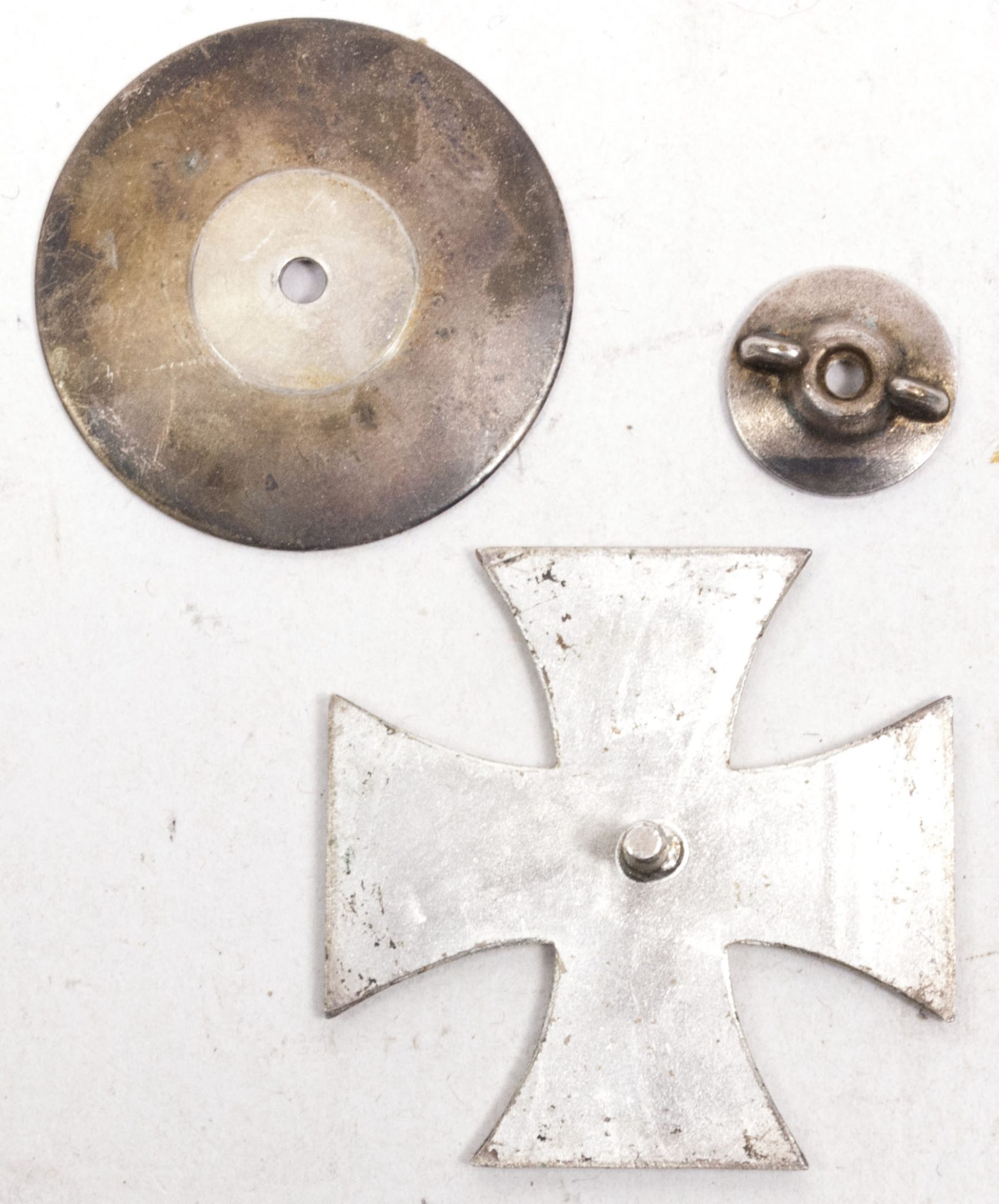 WWI Iron Cross first class (EK1) - One piece Schraubscheibe (Maker Otto Schickle)