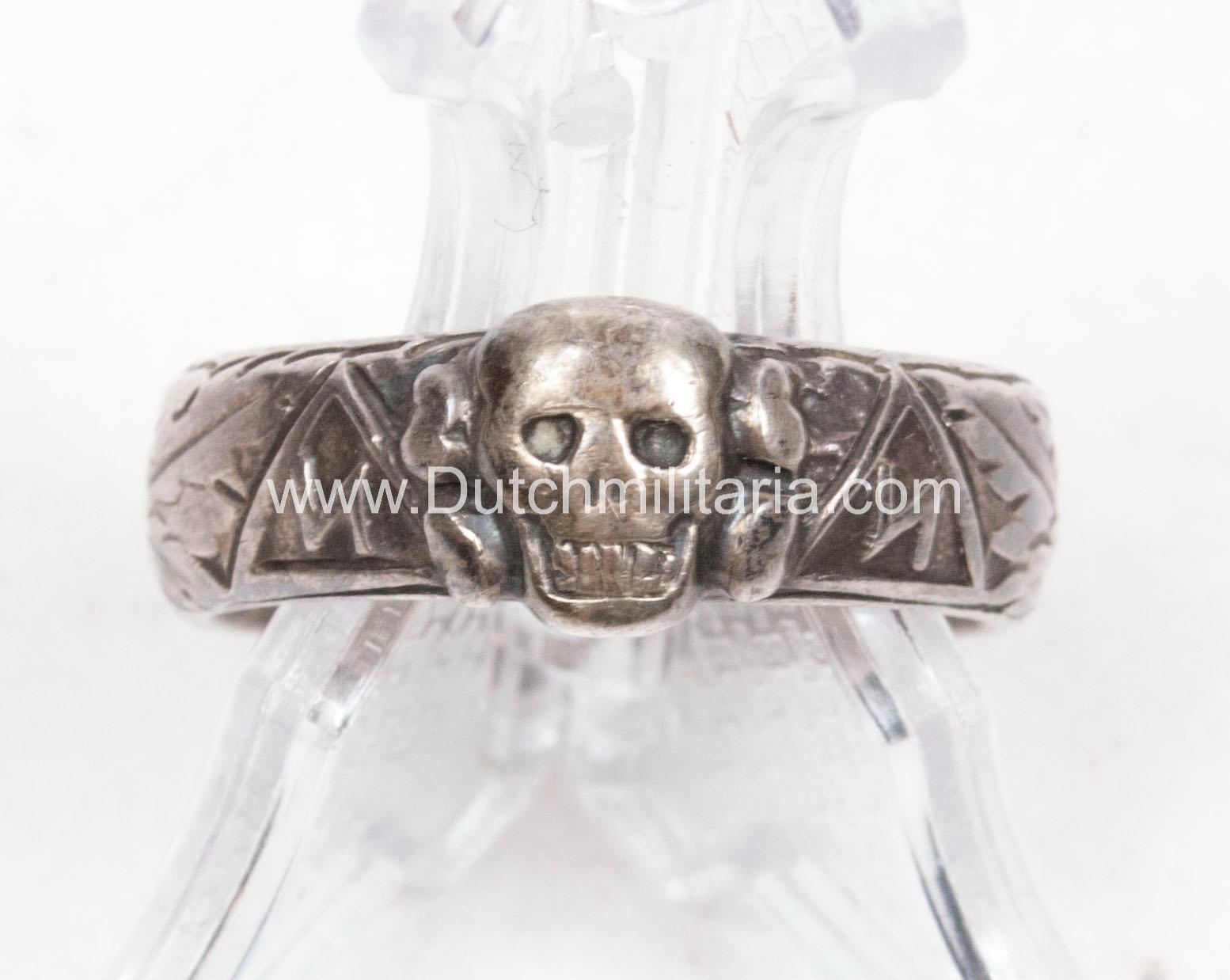 SS-Totenkopfring-Ehrenring-rare