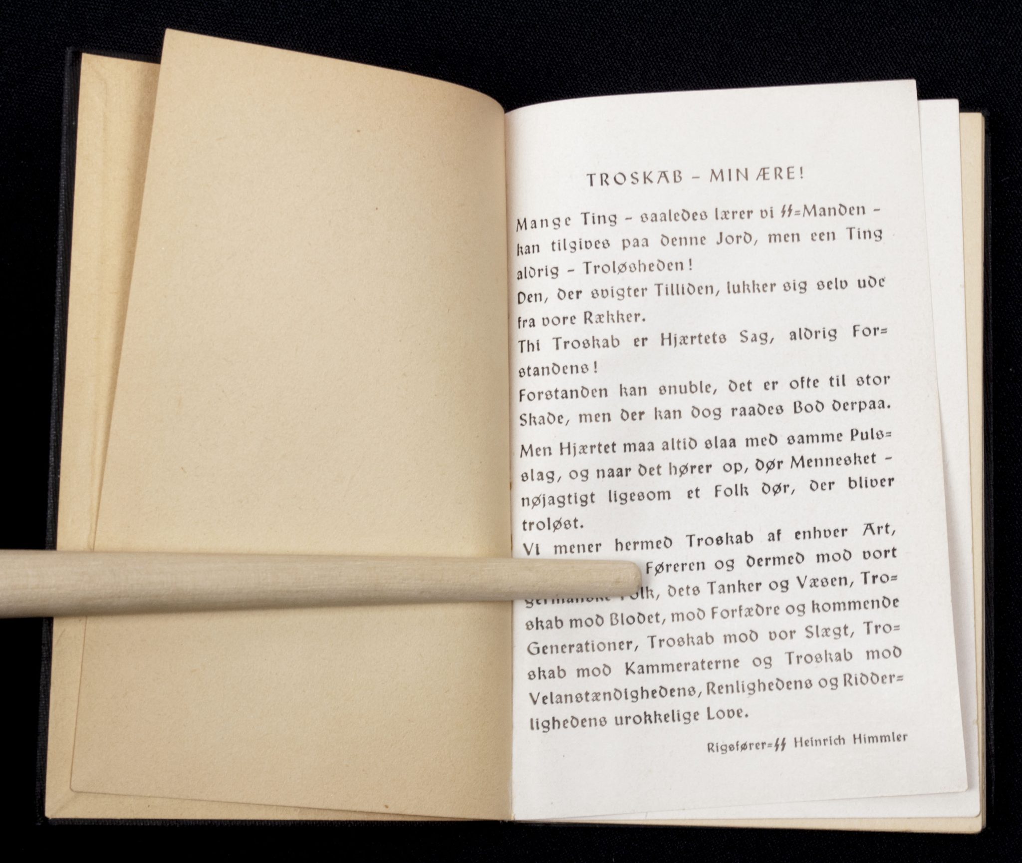 DenmarkGermanske-SS-Sturmbanne-SS-Kalender-1945-Lommebog-for-danske-SS-Frivillige-Soldatenfreund-1946-Very-rare.