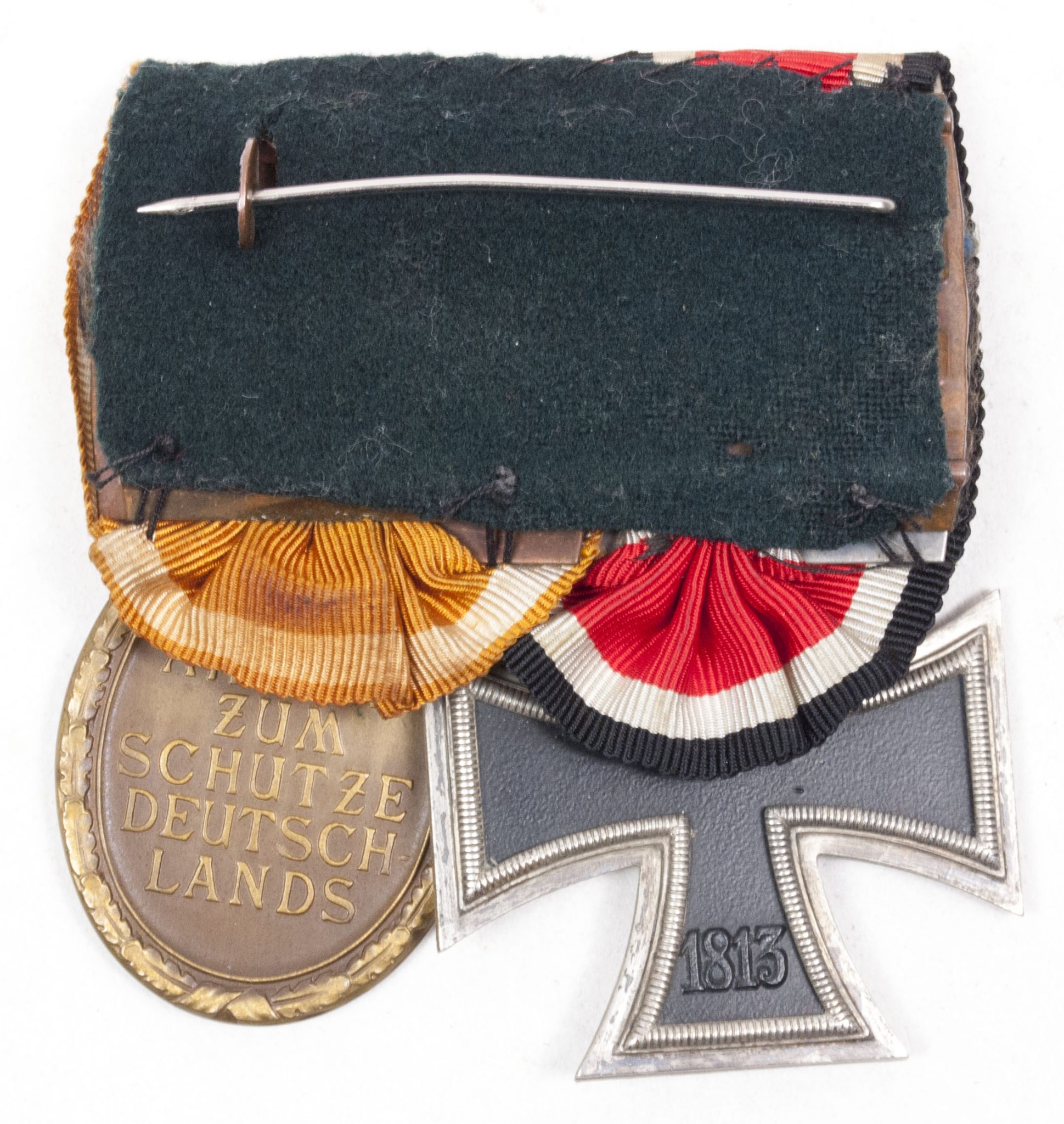 German medalbar with Iron Cross (EK2) + Westwall medal (5) German medalbar with Iron Cross (EK2) + Westwall medal
