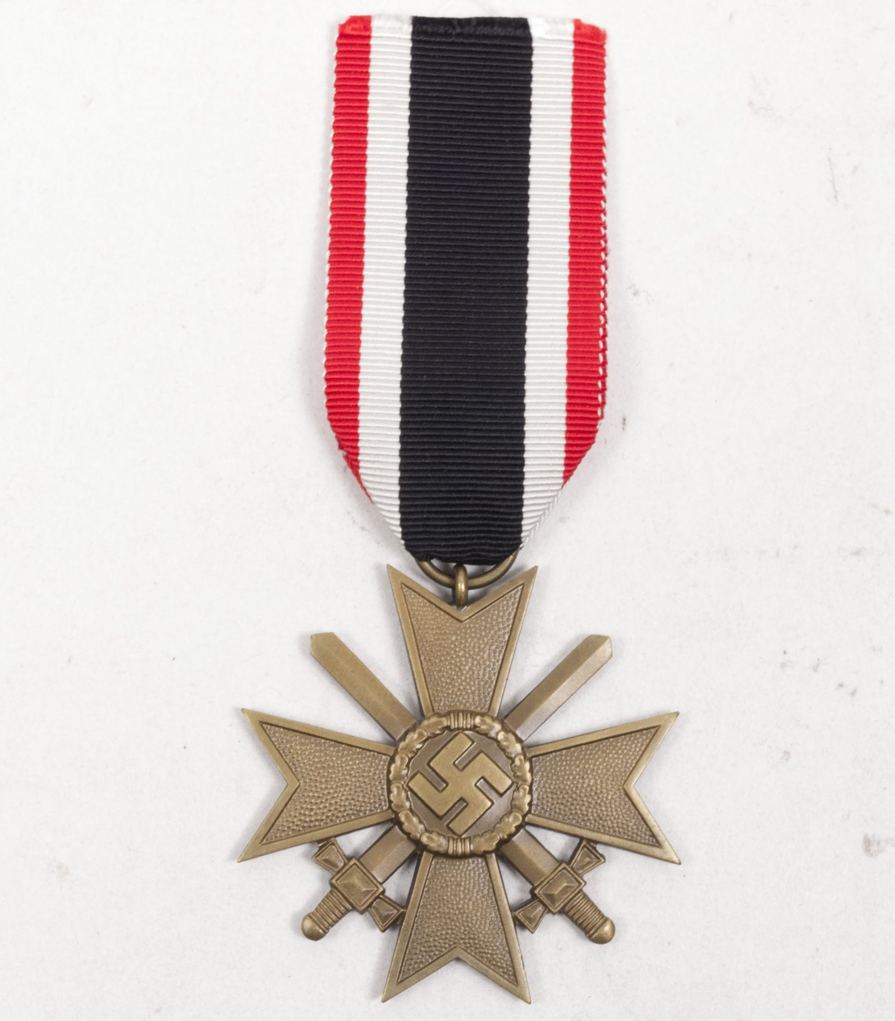 Kriegsverdienstkreuz (KVK) mit Schwerter War Merit Cross with swords (3) Kriegsverdienstkreuz (KVK) mit Schwerter / War Merit Cross with swords