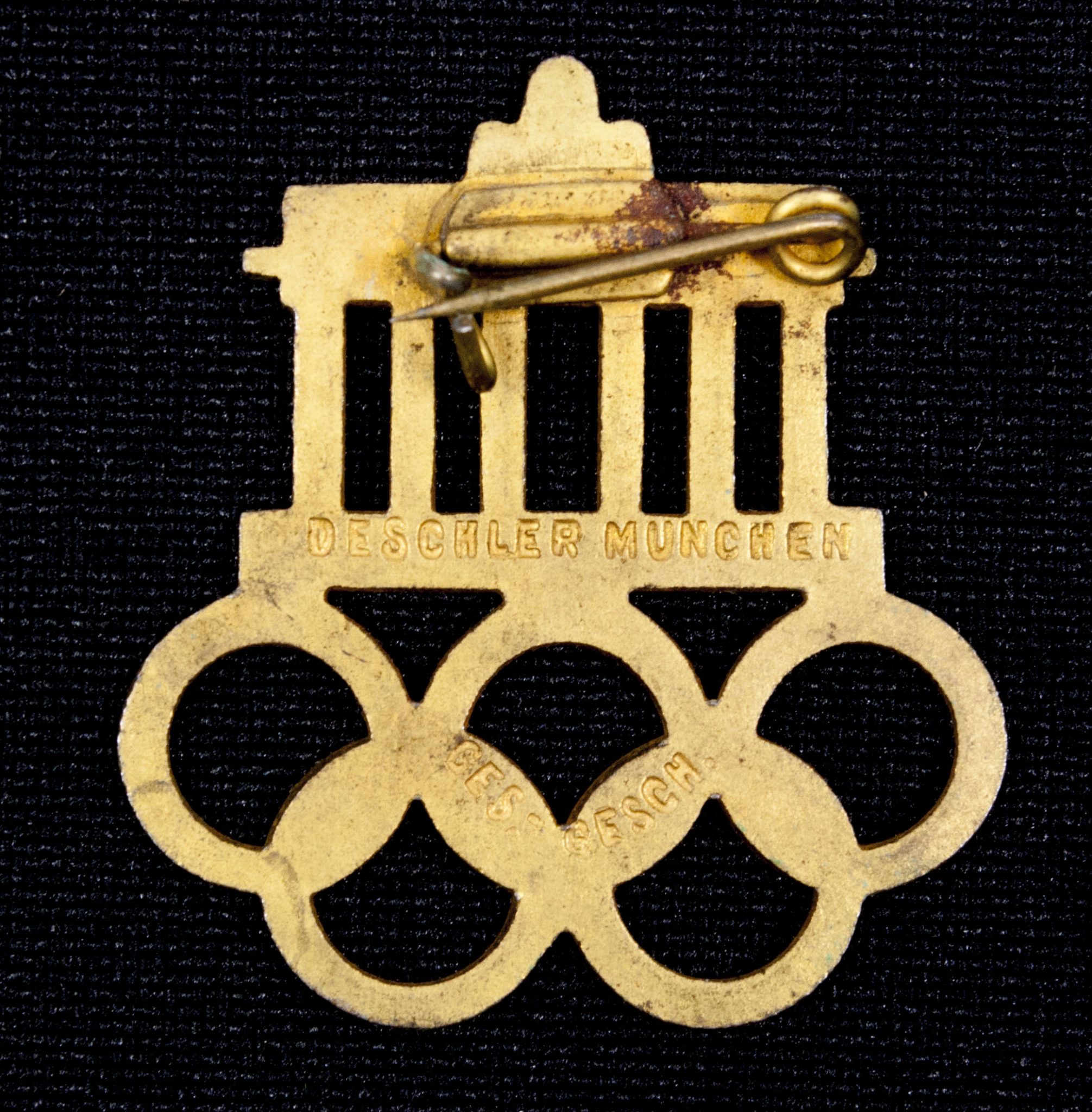 Olympic Games Olympia 1936 commemorative badge (1) Olympic Games Olympia 1936 commemorative badge