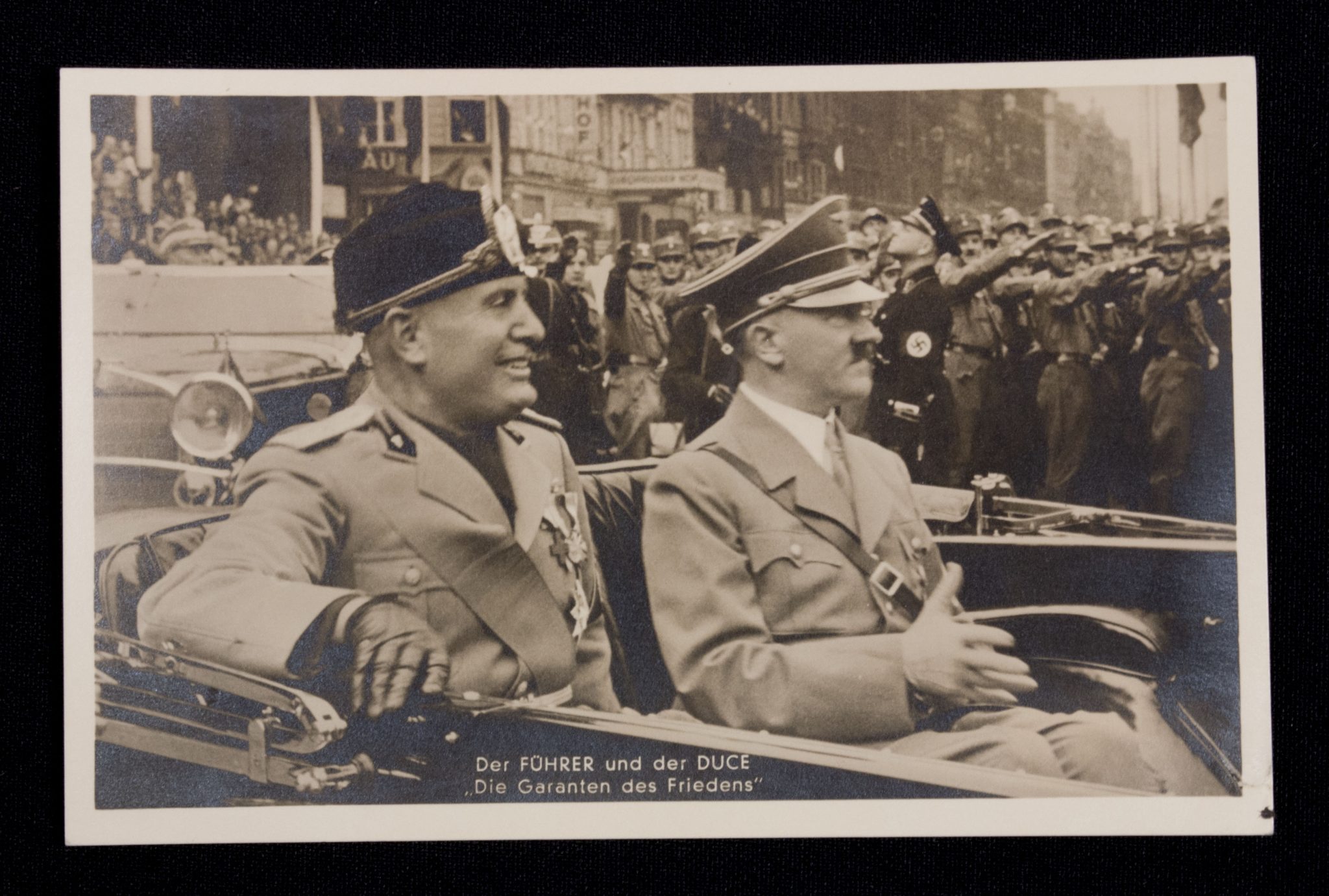 (Postcard) Hitler – Mussolini – Der Führer und der DUCE Die Garanten des Friedens (2) (Postcard) Hitler - Mussolini - Der Führer und der DUCE Die Garanten des Friedens