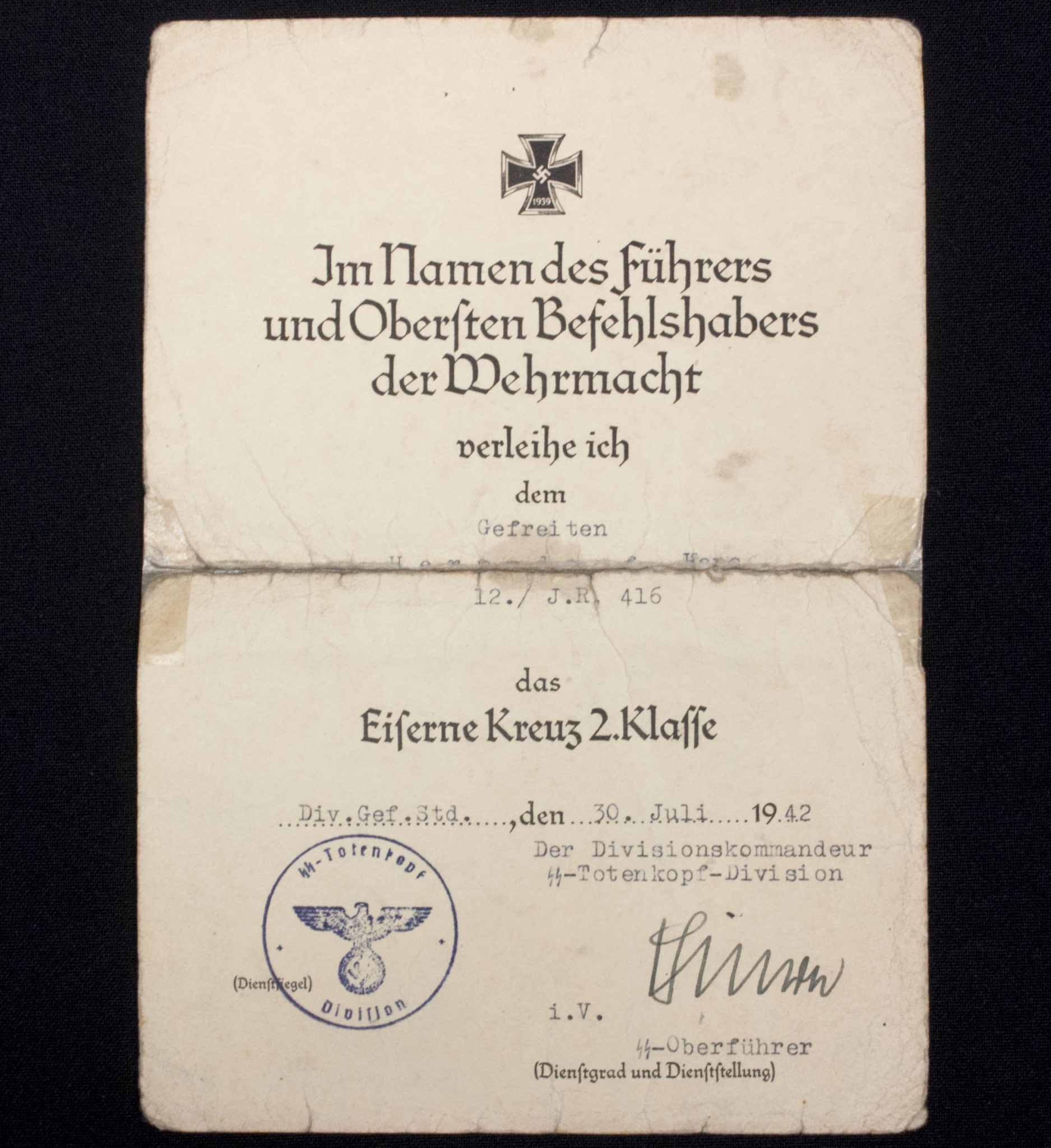 Citations Ek2 + VWA black, signed "Der Divisionskommandeur SS-Totenkopf Division" - Image 3