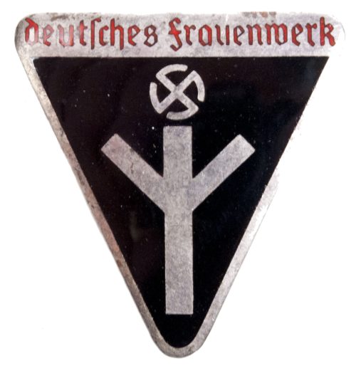 Deutsches Frauenwerk memberbadge RZM M1120