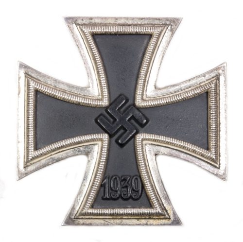 Eisernes Kreuz Erste Klasse (EK1) Iron Cross First Class (MM 26 B.H. Mayer)