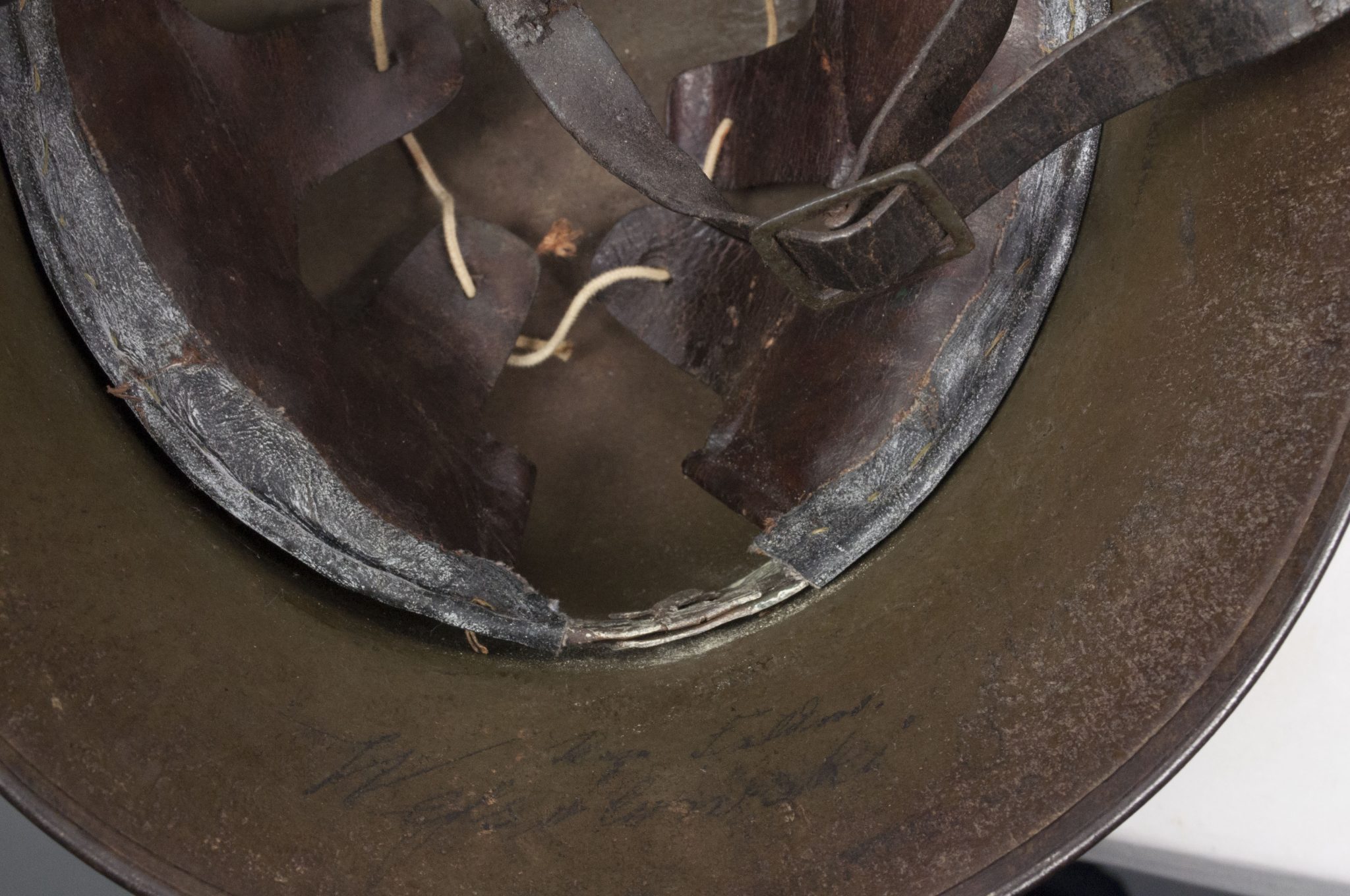 German helmet M16 named and with liner and chinstrap - Image 45