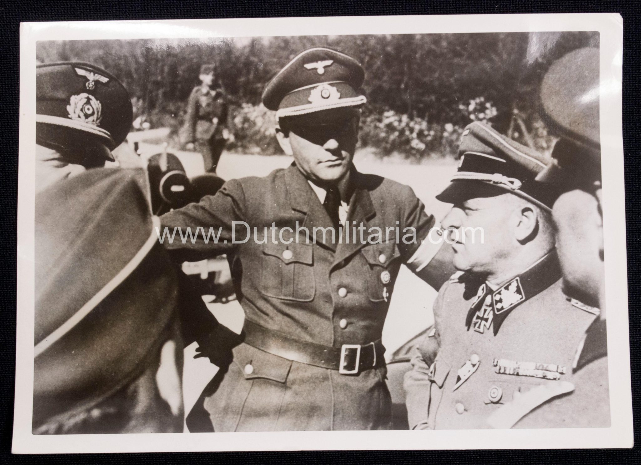 (Pressphoto) Albert Speer im Gespräch mit dem General der Waffen-SS Obergruppenführer Sepp Dietrich während einer Inspektionsfahrt an die Atlantik-Küste (1942) - Rare - Image 4