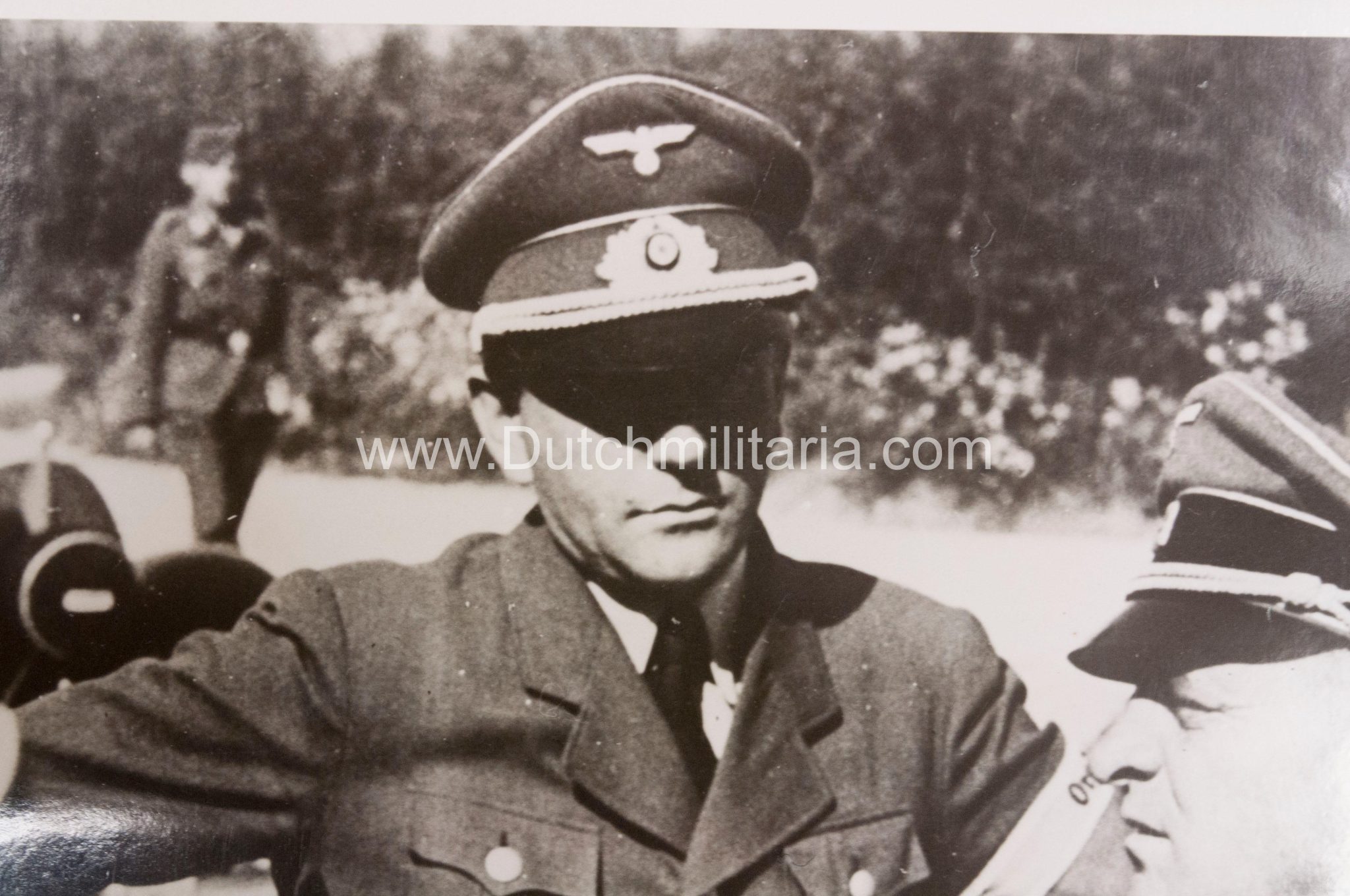 (Pressphoto) Albert Speer im Gespräch mit dem General der Waffen-SS Obergruppenführer Sepp Dietrich während einer Inspektionsfahrt an die Atlantik-Küste (1942) - Rare - Image 5