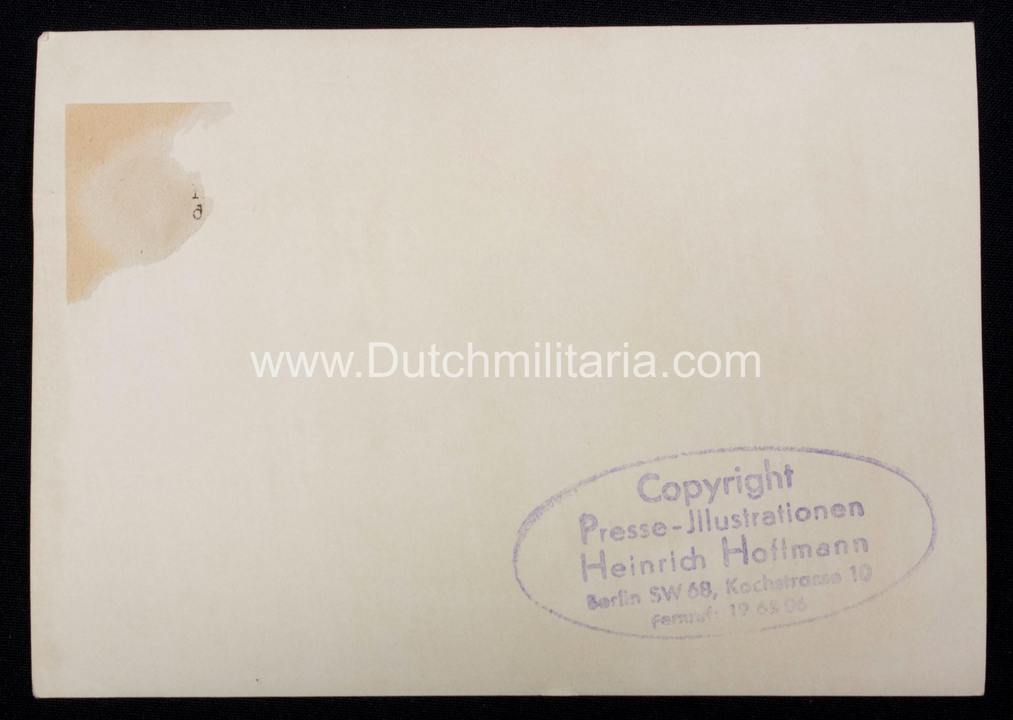 (Pressphoto) Albert Speer im Gespräch mit dem General der Waffen-SS Obergruppenführer Sepp Dietrich während einer Inspektionsfahrt an die Atlantik-Küste (1949) – Rare