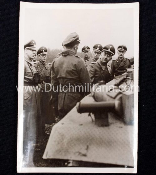 (Pressphoto) Besichtigung von Einheiten des estnischen SS-Freiwilligen Brigade. Zum 43. Geburtstag des Reichsführers SS Heinrich Himmler (1943)