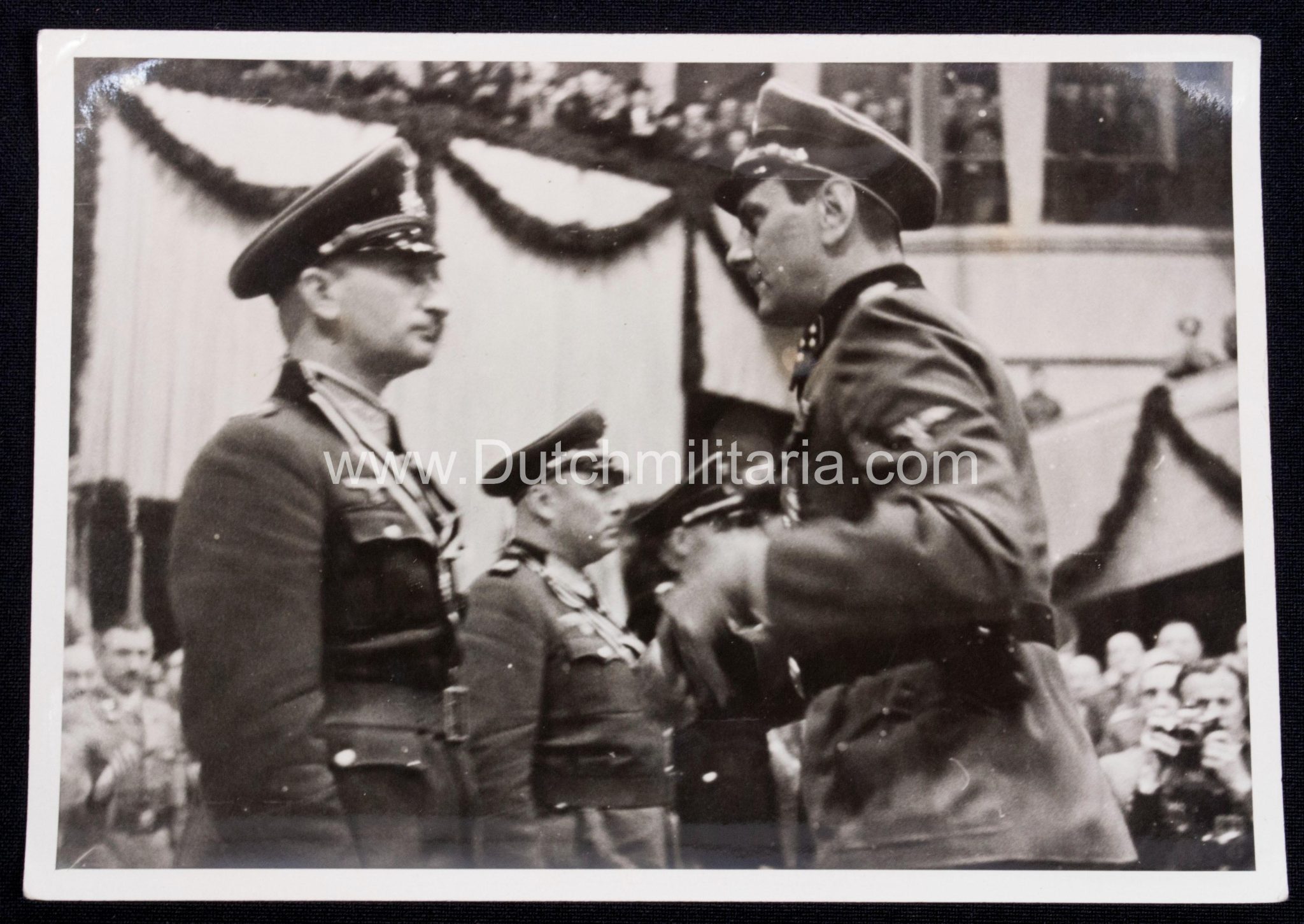 (Pressphoto) Der Duce-Befreier Ritterkreuzträger SS-Sturmbahnführer Skorzeny dekoriert Dr. Fritz Reinhardt (1943) - rare - Image 5