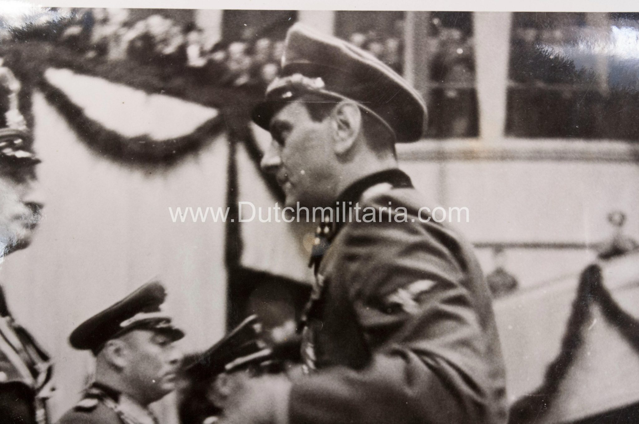(Pressphoto) Der Duce-Befreier Ritterkreuzträger SS-Sturmbahnführer Skorzeny dekoriert Dr. Fritz Reinhardt (1943) - rare - Image 6