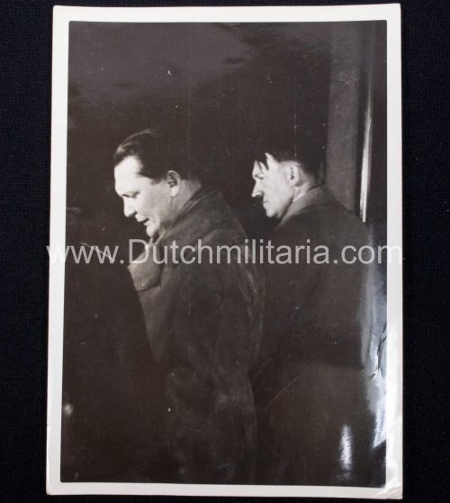 (Pressphoto) Der Führer nd sein treuer Paladin Hermann Göring in der Nacht zum 30. Januar 1933 im Fenster der Reichskanzlei