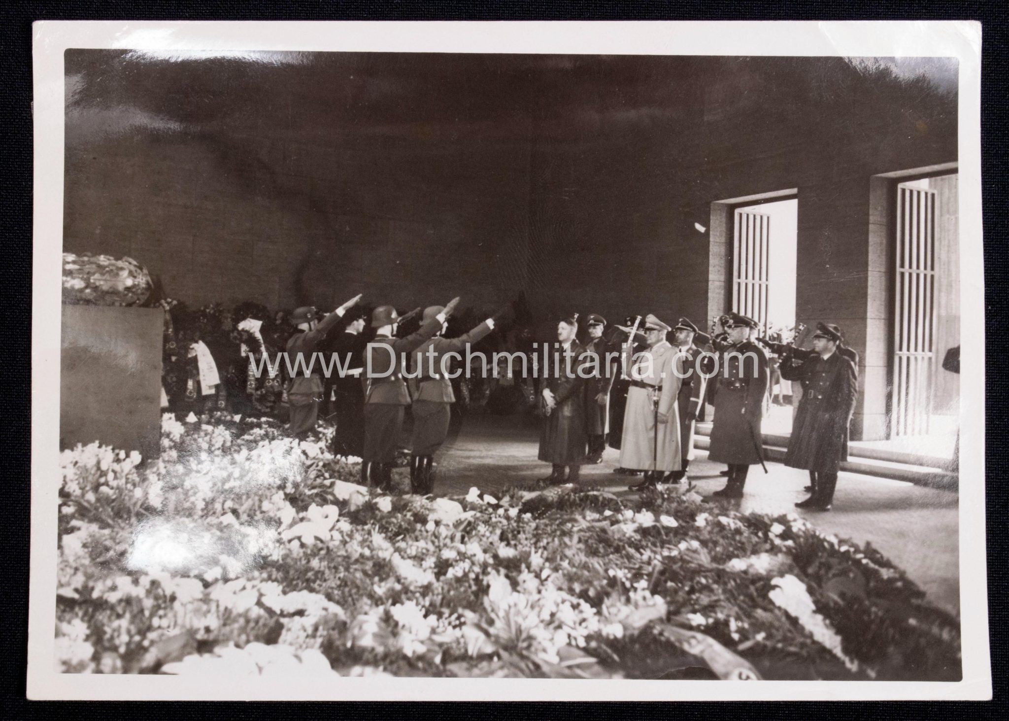 (Pressphoto) Heldengedenktag der Nation. Die grosse Feier im Berliner Zeughaus erhielt durch die gegenwart des Führers und Obersten Befehlshabers der Wehrmacht eine hohe Weihe (1943) - Image 4