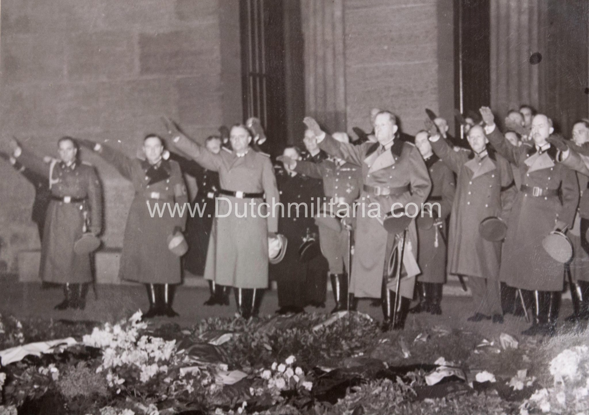 (Pressphoto) Kranzniederlagung im Ehrenmal Unter der Linden durch den Riechskriegerführer (1941) - Image 6