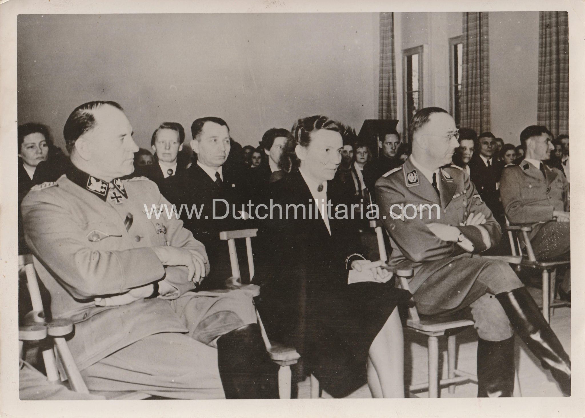 (Pressphoto) Reichsführer SS Himmler + SS-Obergruppenführer Sepp Dietrich beim Besuch der Reichsschulen für Jungen und Mädel in den Niederlanden (1944) - Extremely rare