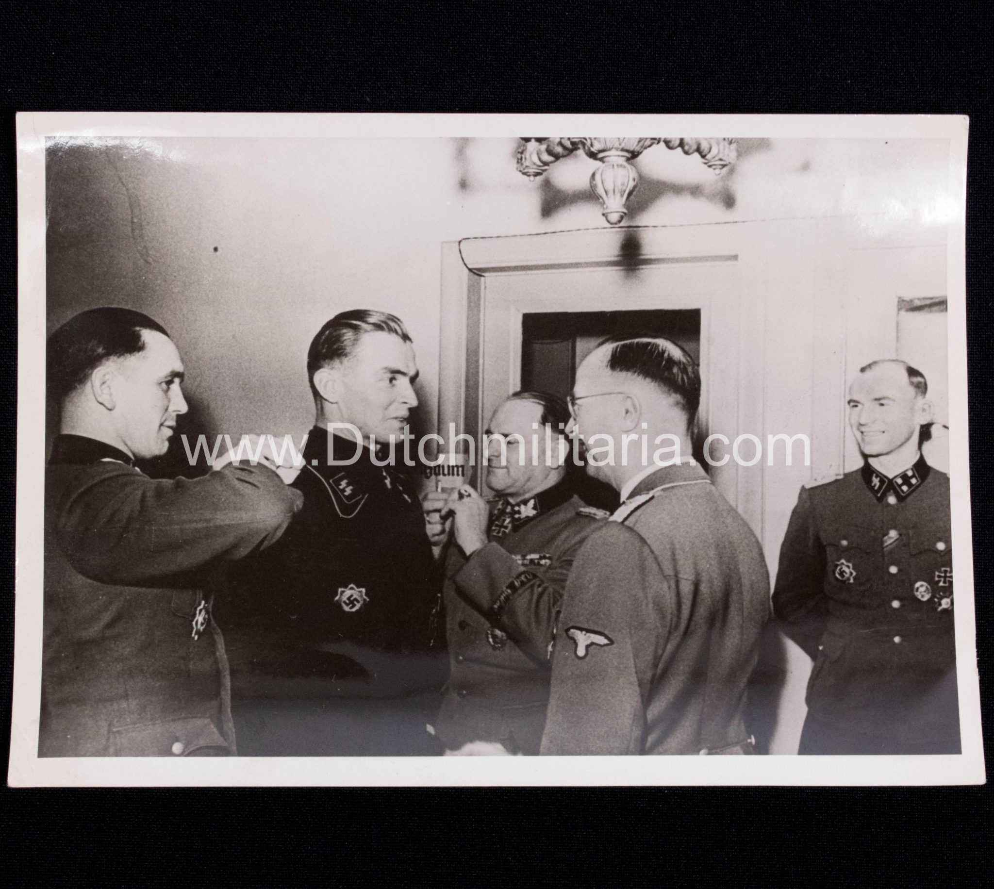 (Pressphoto) Reichsführer SS Himmler + SS-Obergruppenführer Sepp Dietrich promoting SS-Standartenführer Max Wünsche in den Niederlanden (1944) - Extremely rare - Image 3