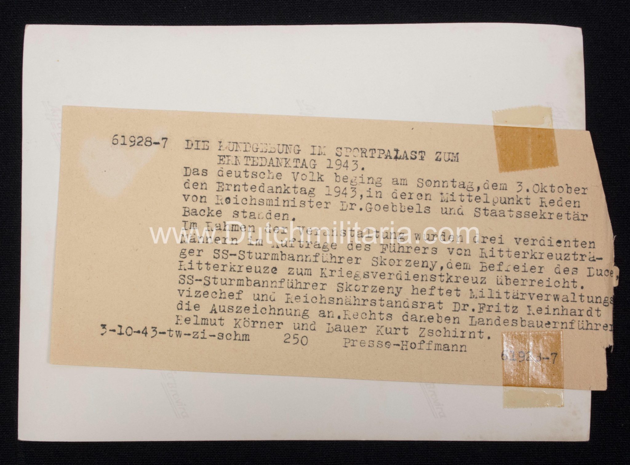 (Pressphoto) Uberreichung Ritterkreuz durch SS-Sturmbahnführer Skorzeny (1943) - rare