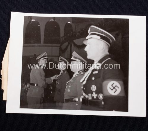 (Pressphoto) Uberreichung Ritterkreuz durch SS-Sturmbahnführer Skorzeny (1943) - rare