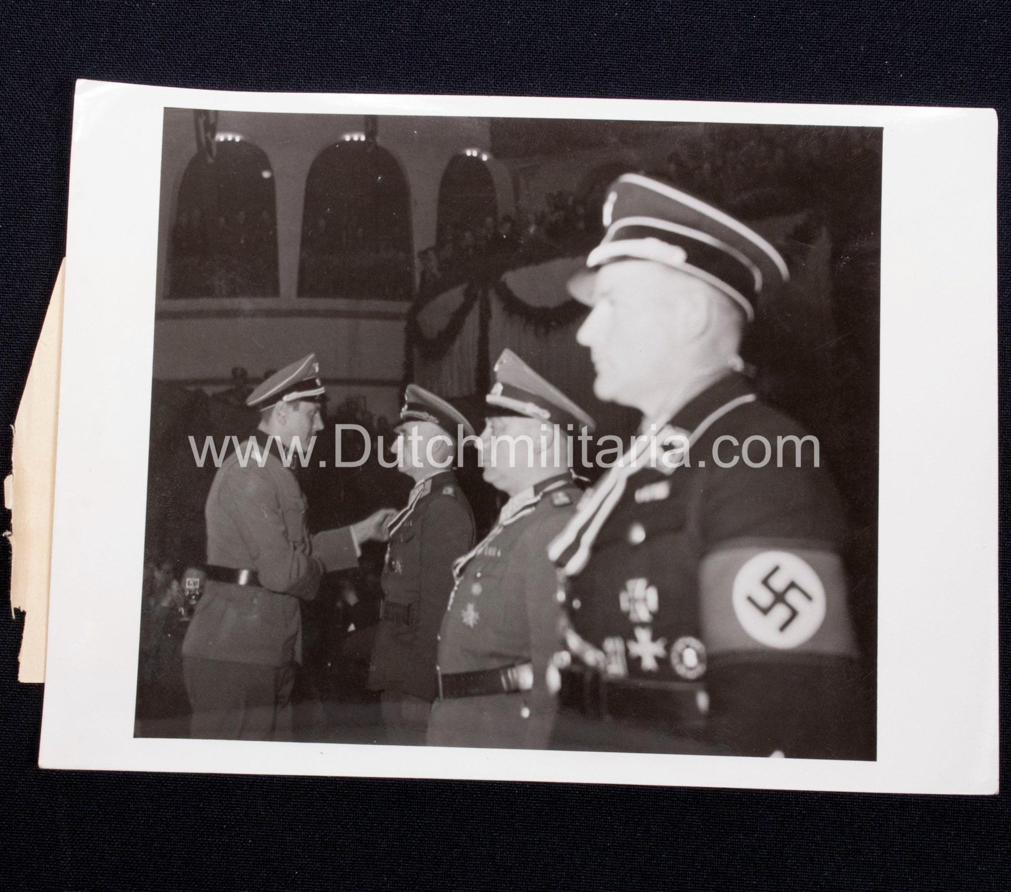 (Pressphoto) Uberreichung Ritterkreuz durch SS-Sturmbahnführer Skorzeny (1943) - rare