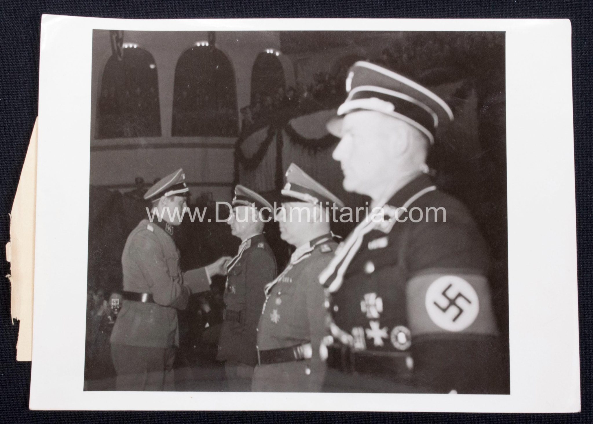 (Pressphoto) Uberreichung Ritterkreuz durch SS-Sturmbahnführer Skorzeny (1943) - rare