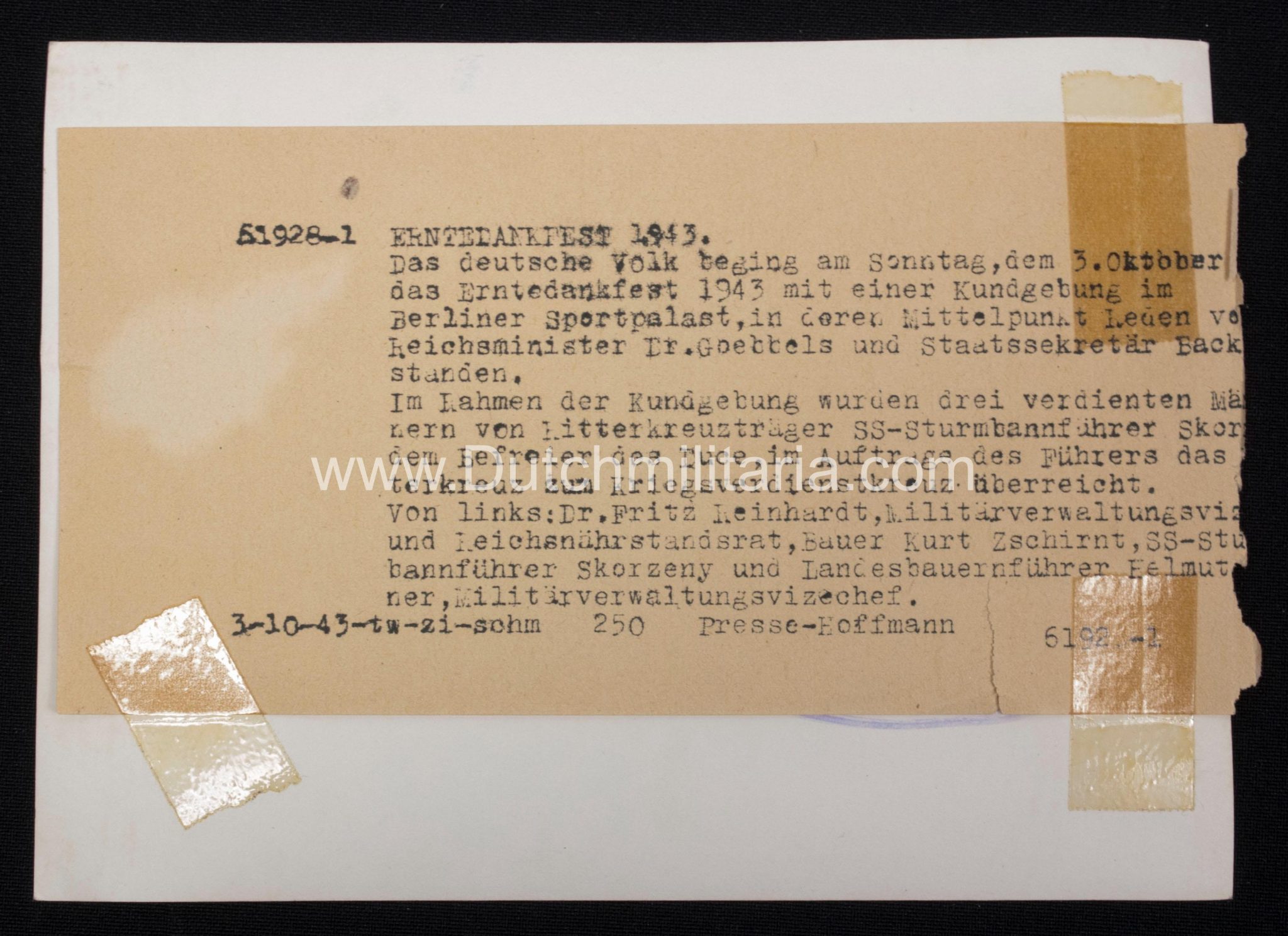 (Pressphoto) Uberreichung Ritterkreuz durch SS-Sturmbahnführer Skorzeny an Dr. Fritz Reinhardt, Bauer Kurt Zschirnt (1943) – rare (Pressphoto) Uberreichung Ritterkreuz durch SS-Sturmbahnführer Skorzeny an Dr. Fritz Reinhardt, Bauer Kurt Zschirnt (1943) - rare