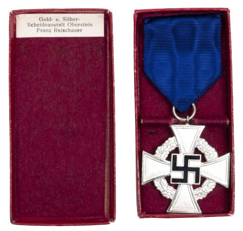 Treue Dienst 25 Jahre + etui (Maker Gold- u. Silver-Scheideanstalt Oberstein Franz Reischauer)