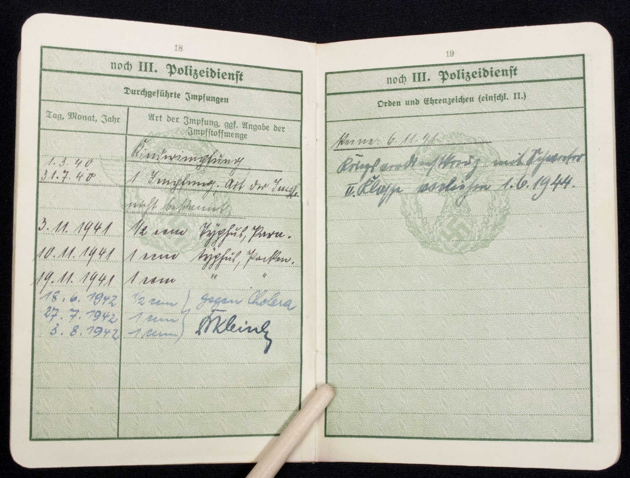 WWII German Polizei Soldbuch/Dienstpass/Dienstausweis group - Image 26