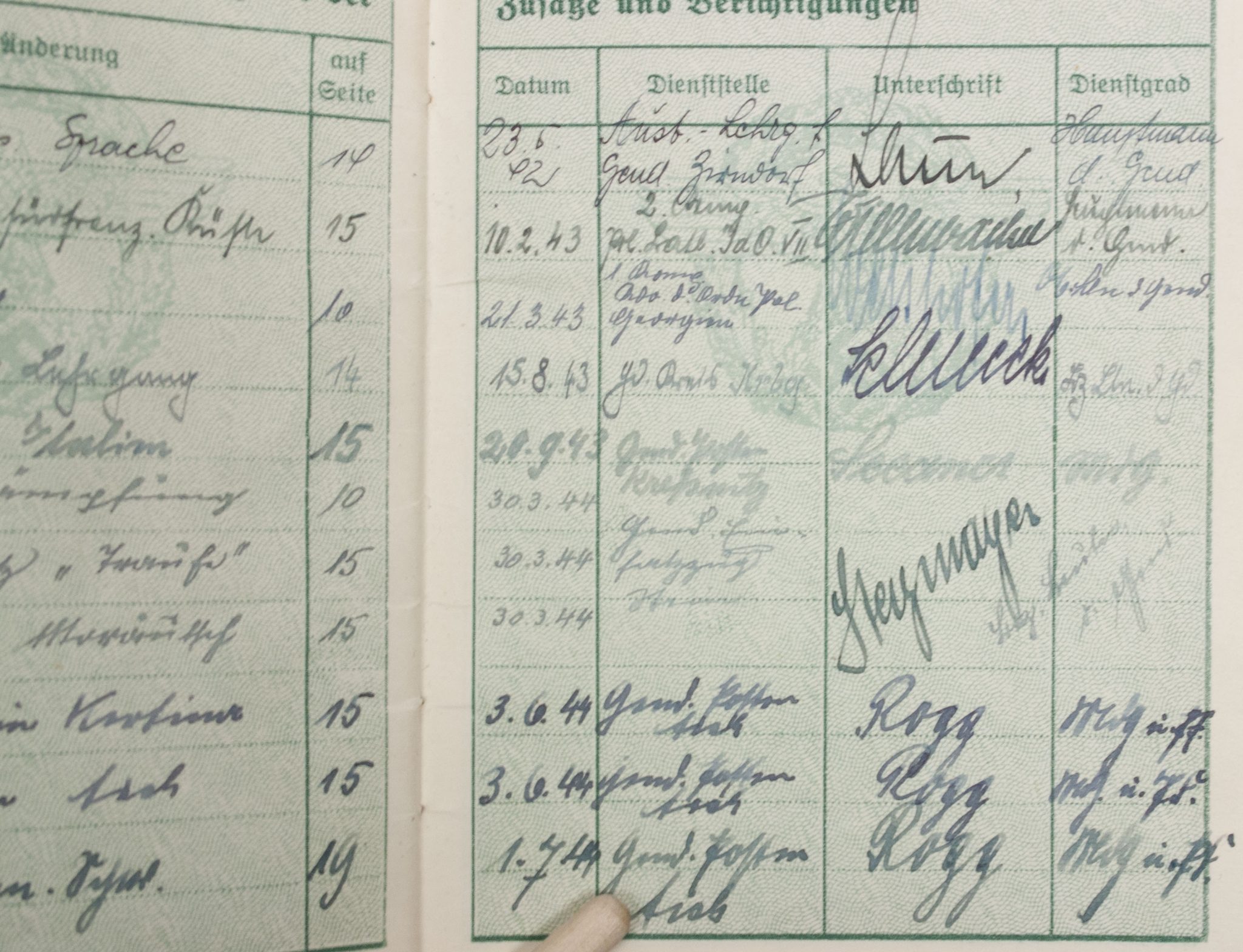 WWII German Polizei Soldbuch/Dienstpass/Dienstausweis group - Image 31