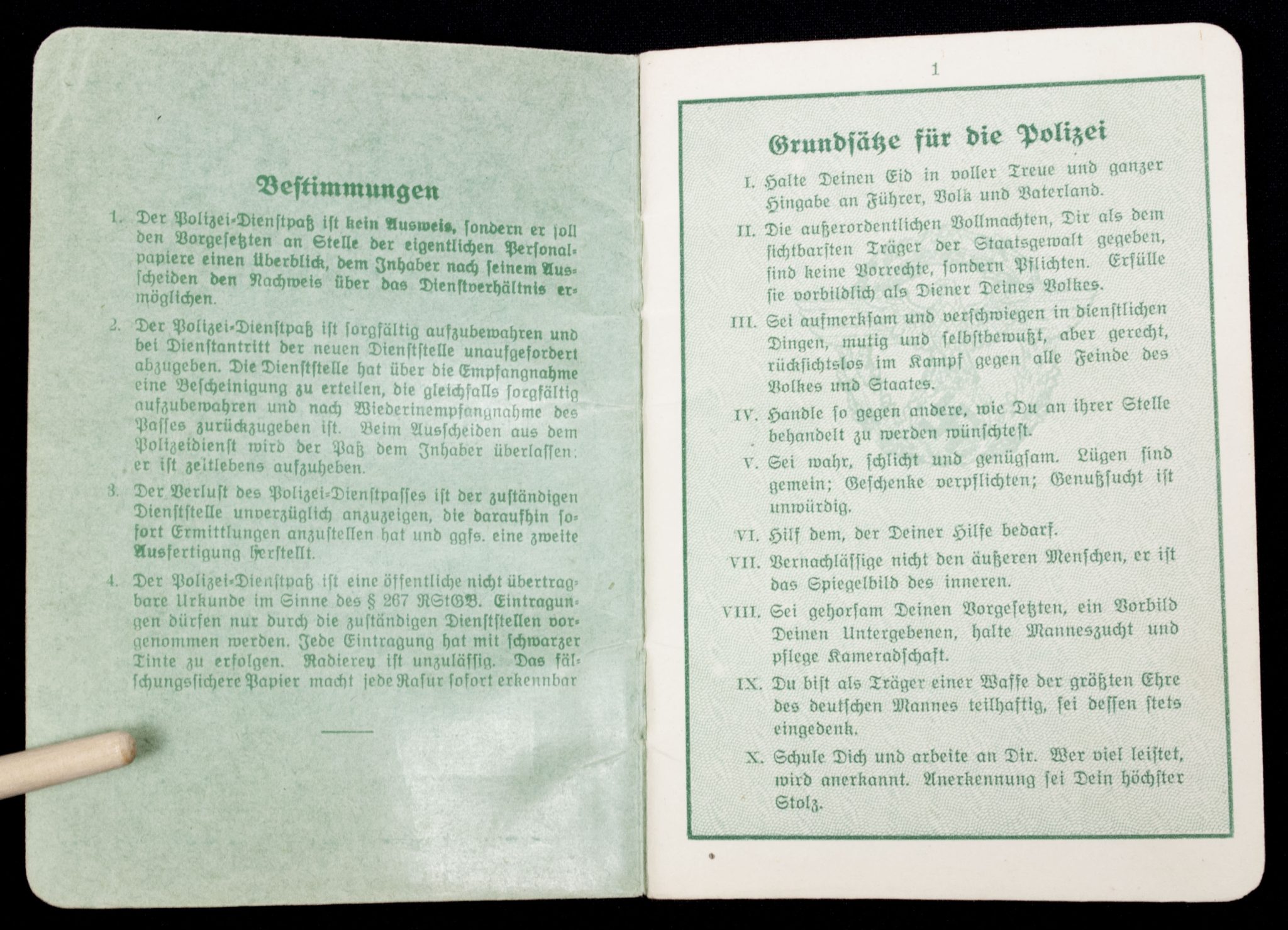 WWII German Polizei Soldbuch/Dienstpass/Dienstausweis group - Image 21