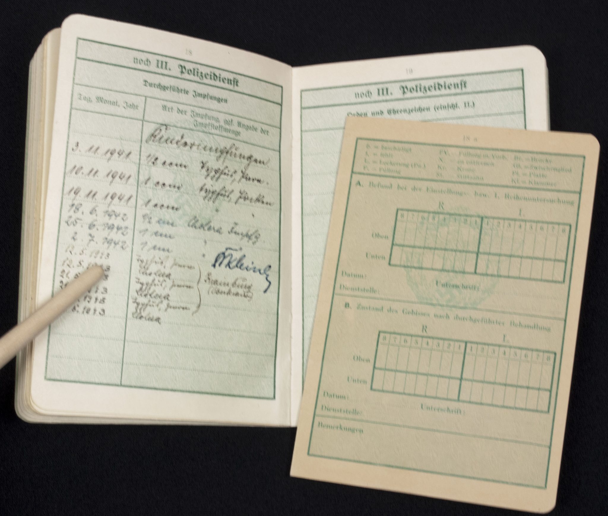 WWII German Polizei Soldbuch/Dienstpass/Dienstausweis group - Image 33