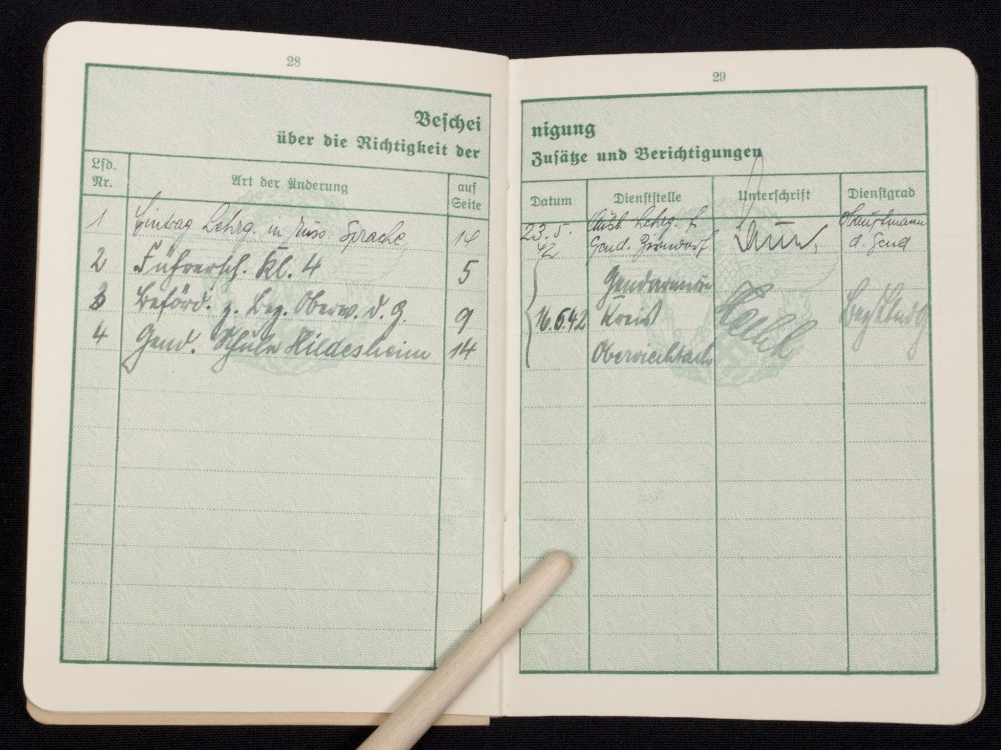 WWII German Polizei Soldbuch/Dienstpass/Dienstausweis group - Image 34