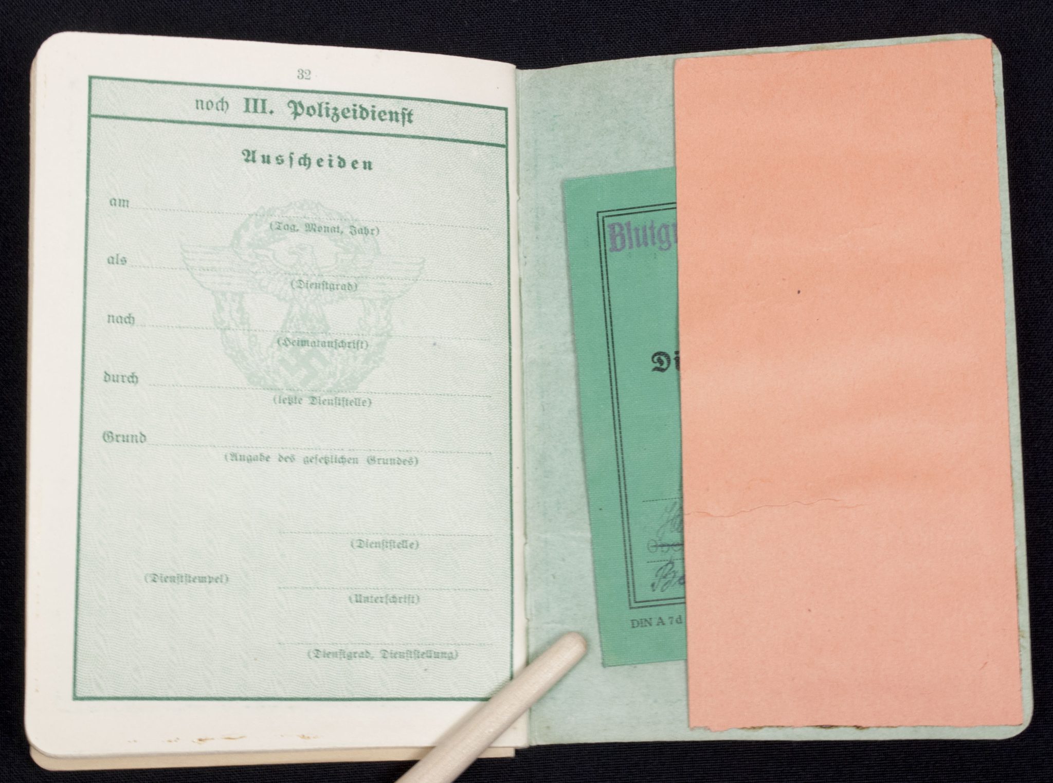 WWII German Polizei Soldbuch/Dienstpass/Dienstausweis group - Image 37