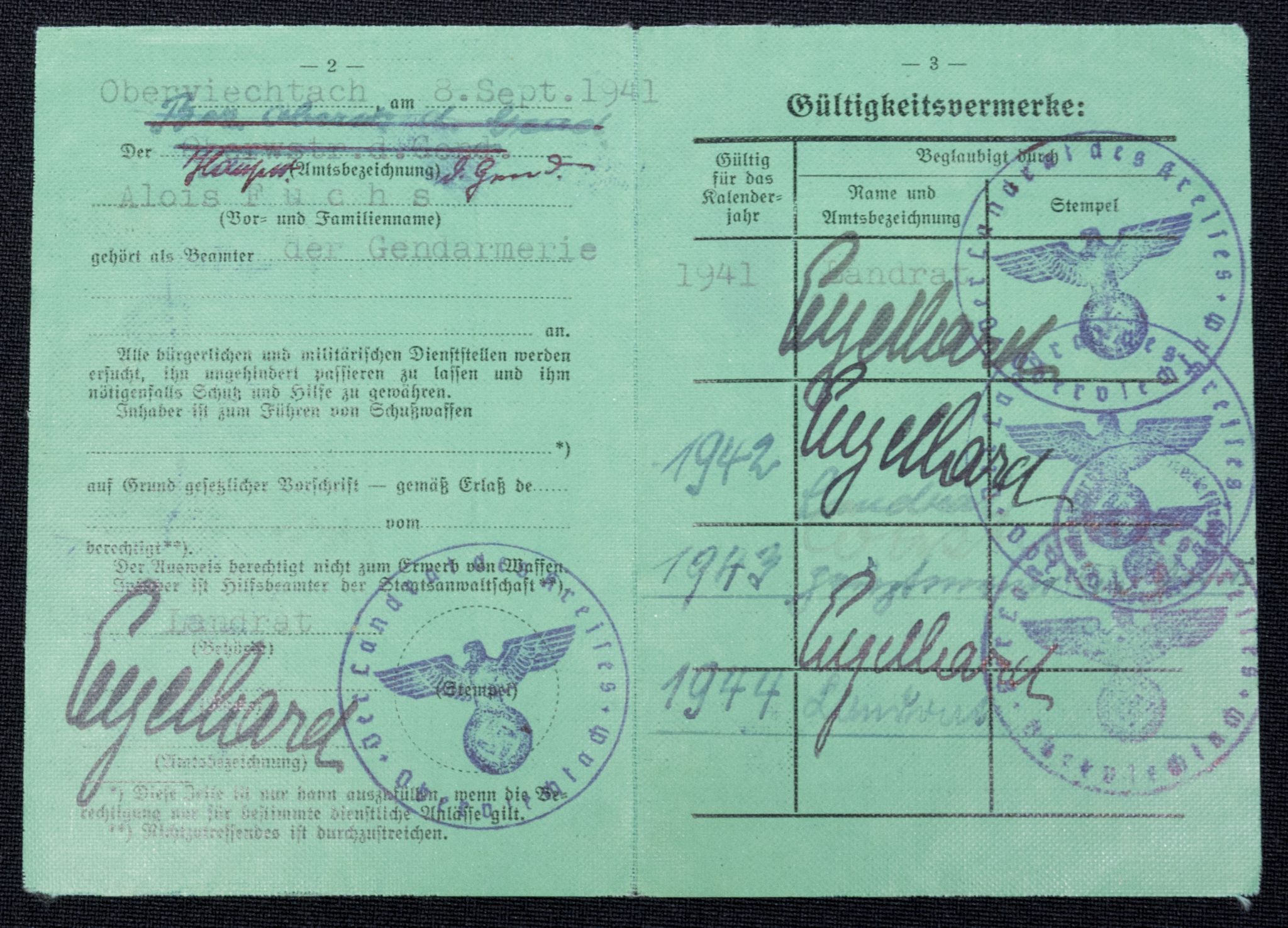 WWII German Polizei Soldbuch/Dienstpass/Dienstausweis group - Image 18