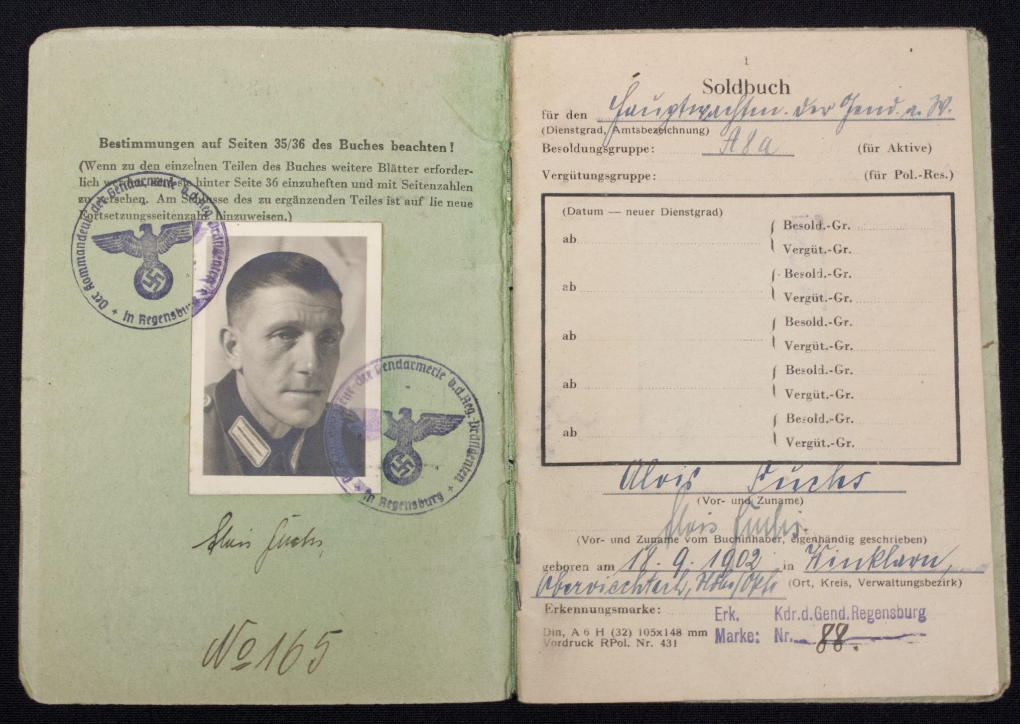 WWII German Polizei Soldbuch/Dienstpass/Dienstausweis group - Image 3