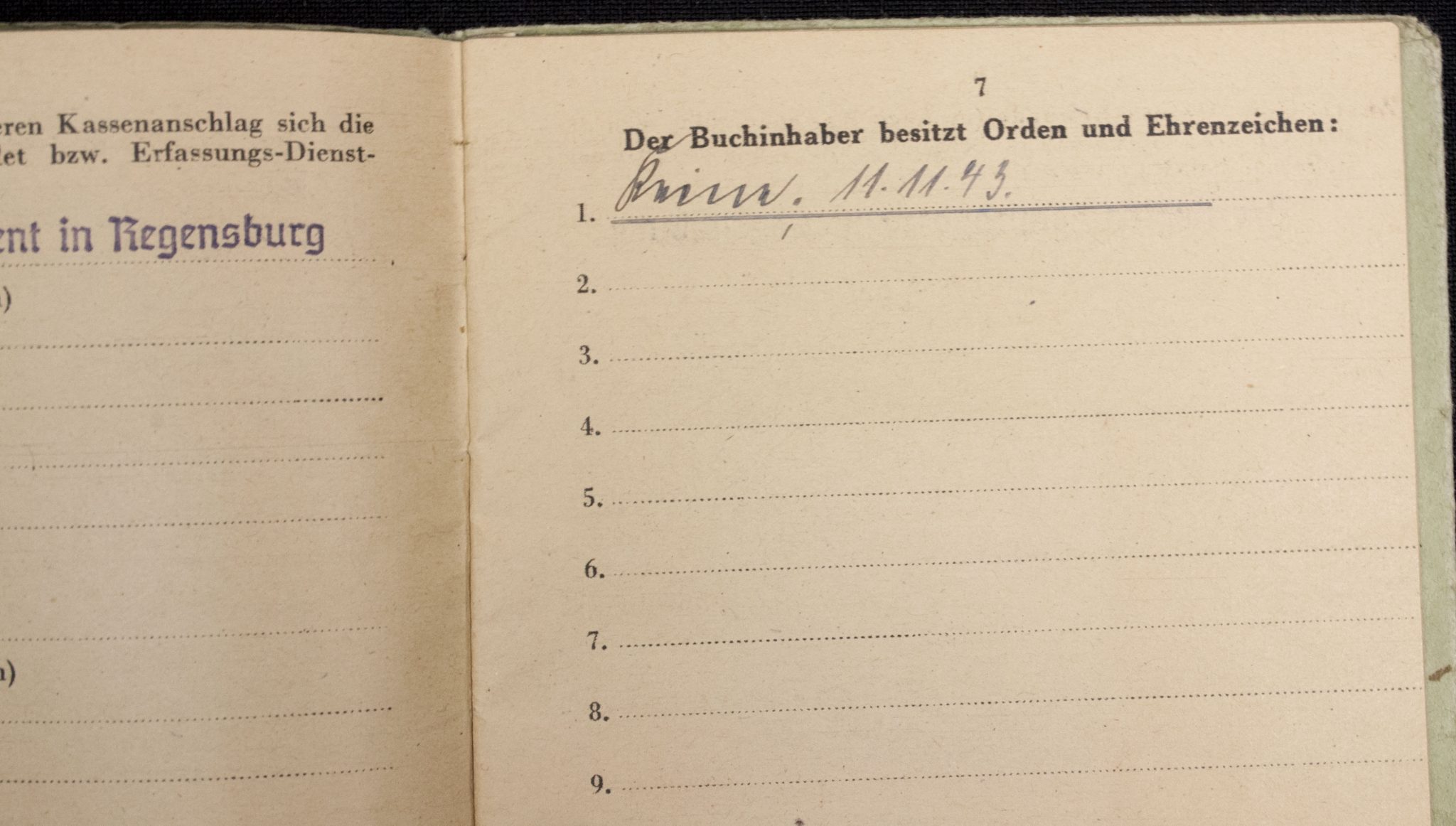 WWII German Polizei Soldbuch/Dienstpass/Dienstausweis group - Image 10