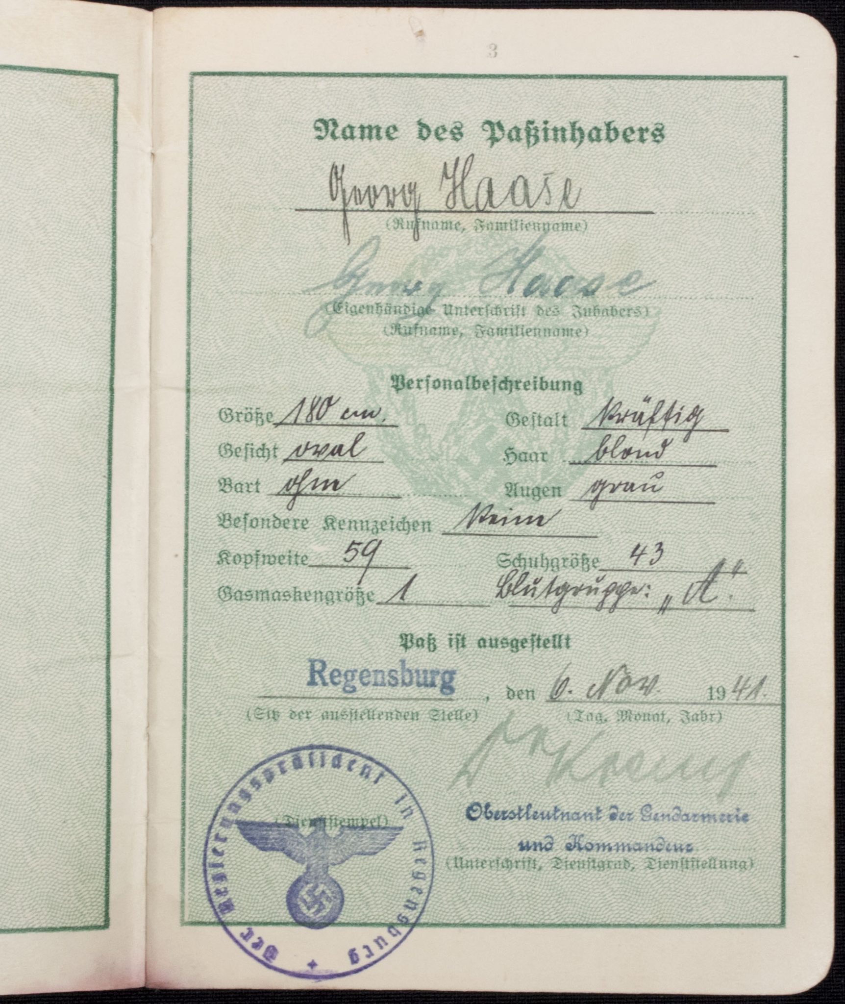 WWII German Polizei Soldbuch/Dienstpass/Dienstausweis group - Image 18