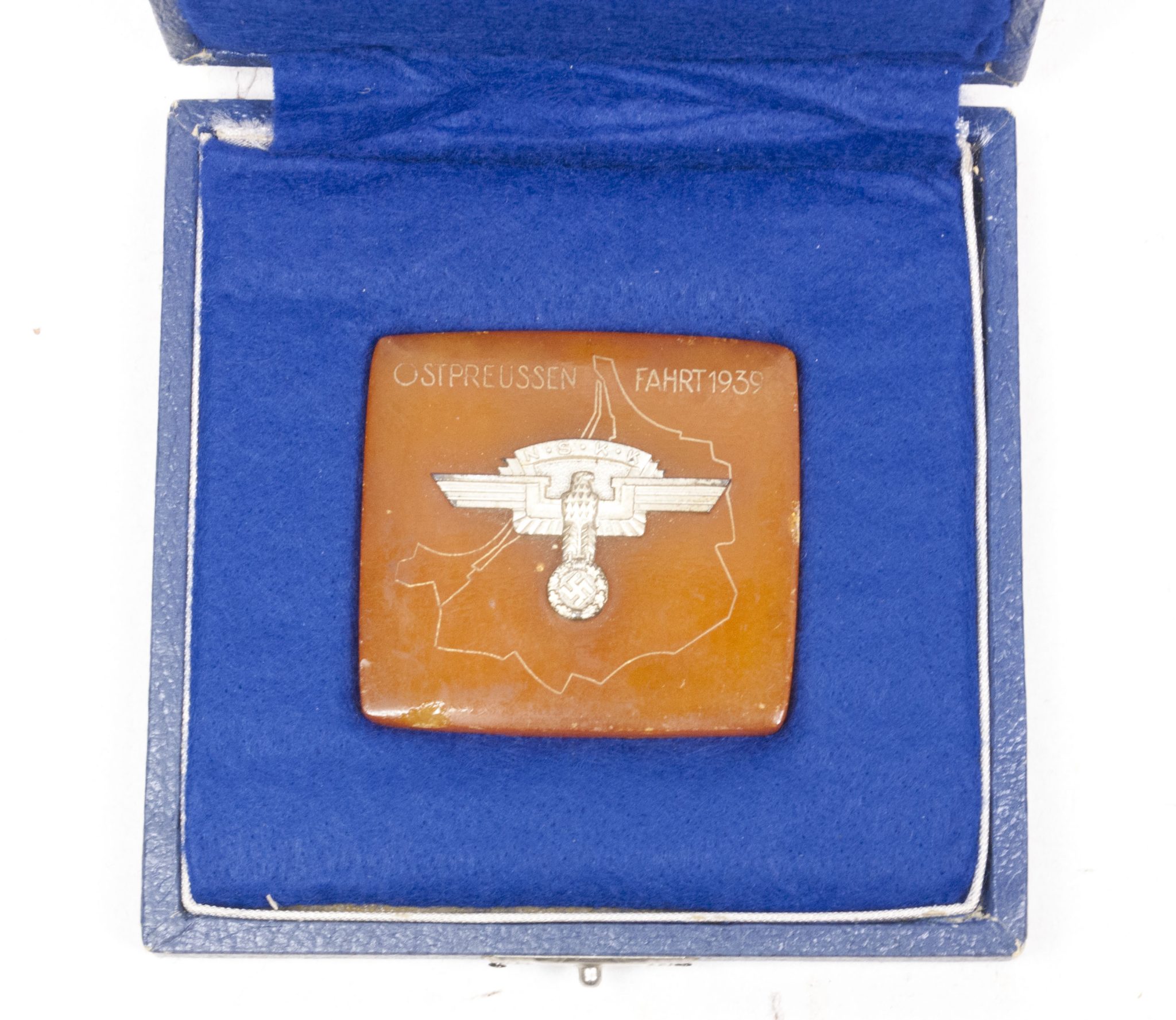 Bernstein participants plaque – NSKK Ostpreussenfahrt 1939 + etui (12) Bernstein participants plaque - NSKK Ostpreussenfahrt 1939 + etui