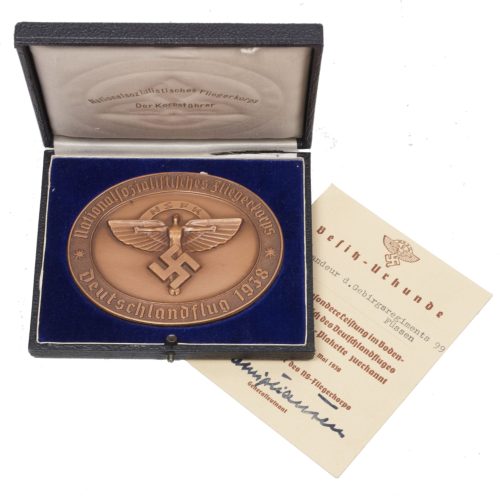Cased Nationalsozialistisches Fliegerkorps (NSFK) Deutschlandflug 1938 awarded to Dem Kommandeur d. Gebirgsregiments 99 Füssen - RARE