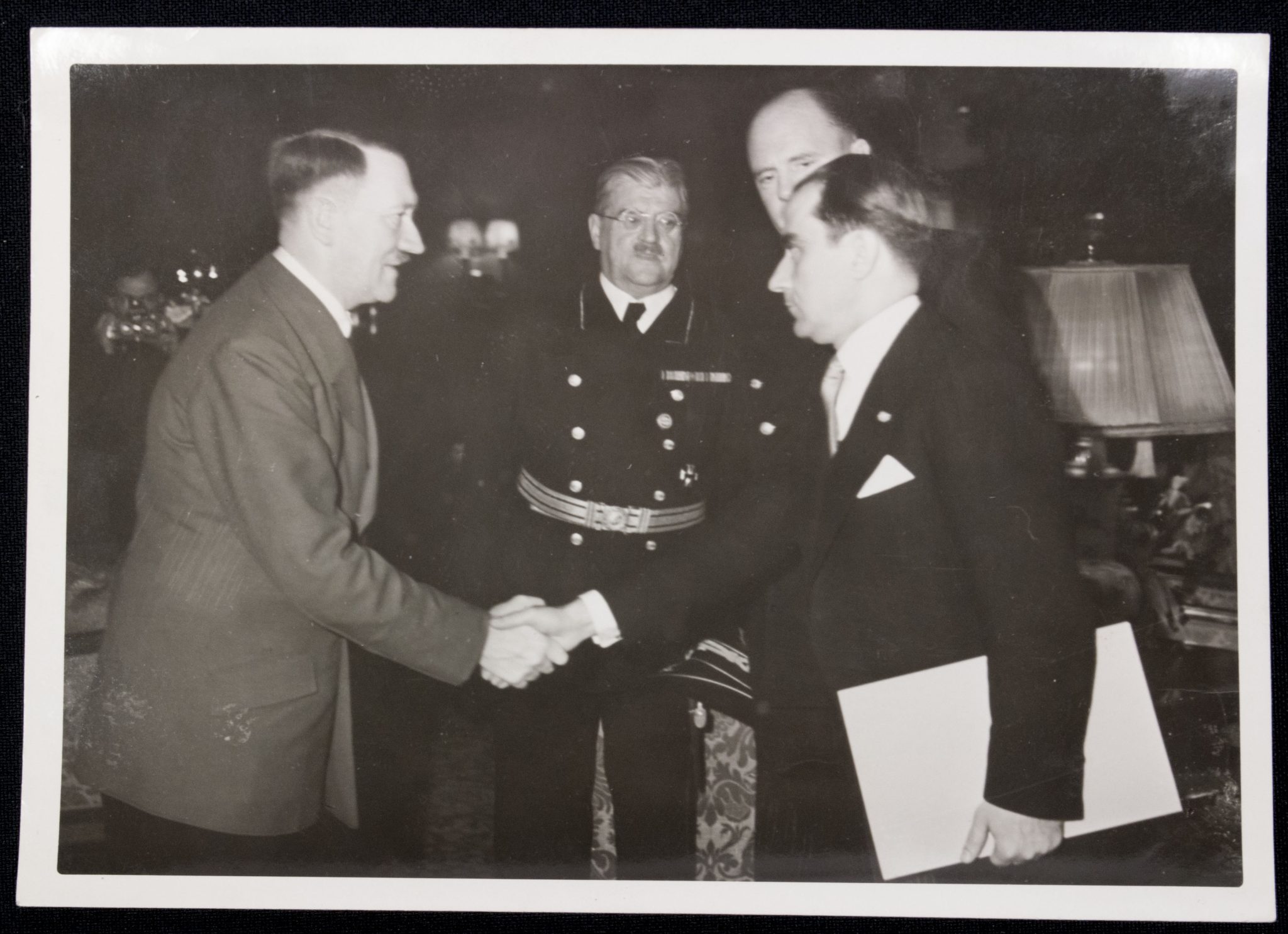 (Pressphoto) Adolf Hitler Europa’s Staatsmänner beim Führer (1941) (Pressphoto) Adolf Hitler Europa's Staatsmänner beim Führer (1941)